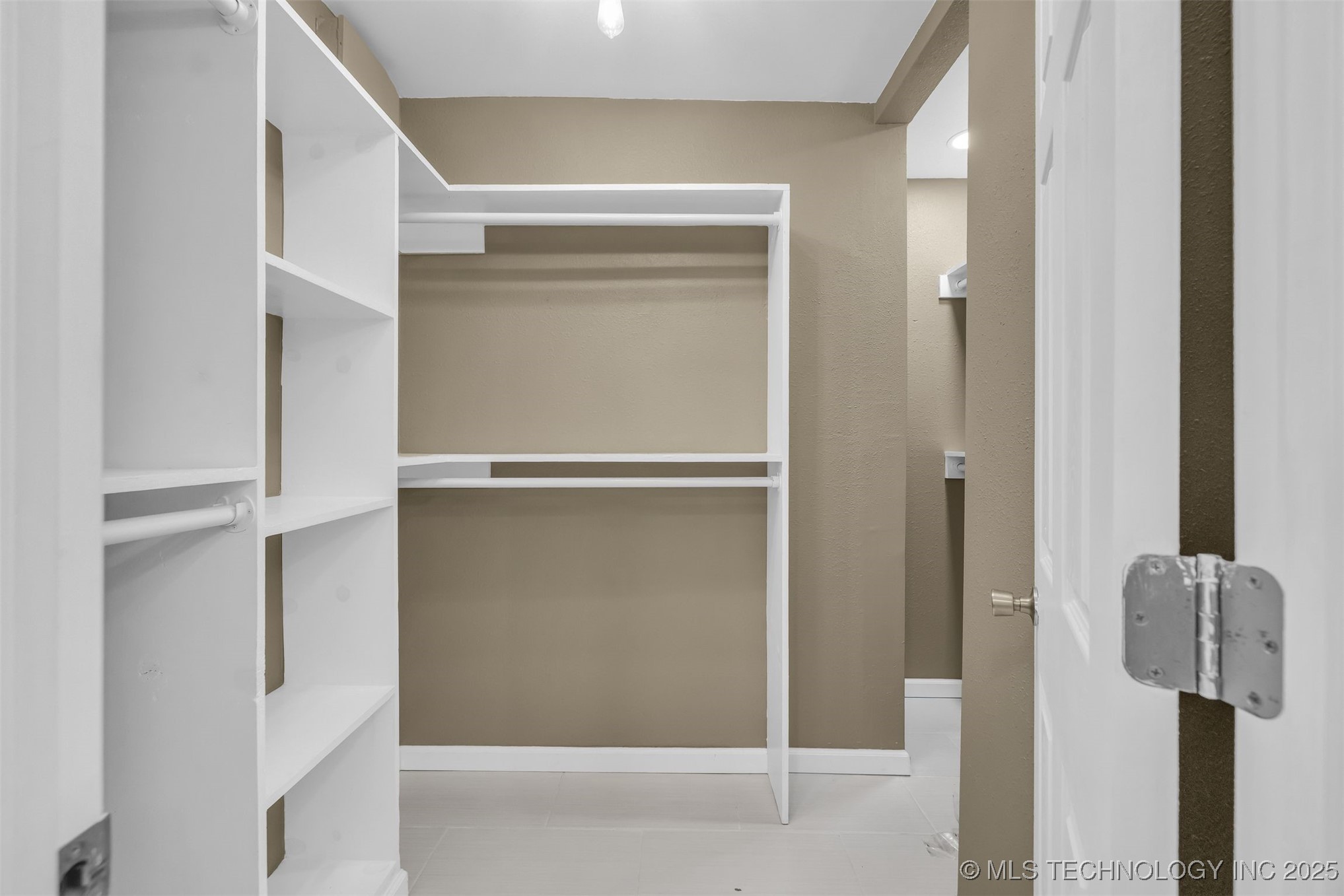 1916 W Indianola Street