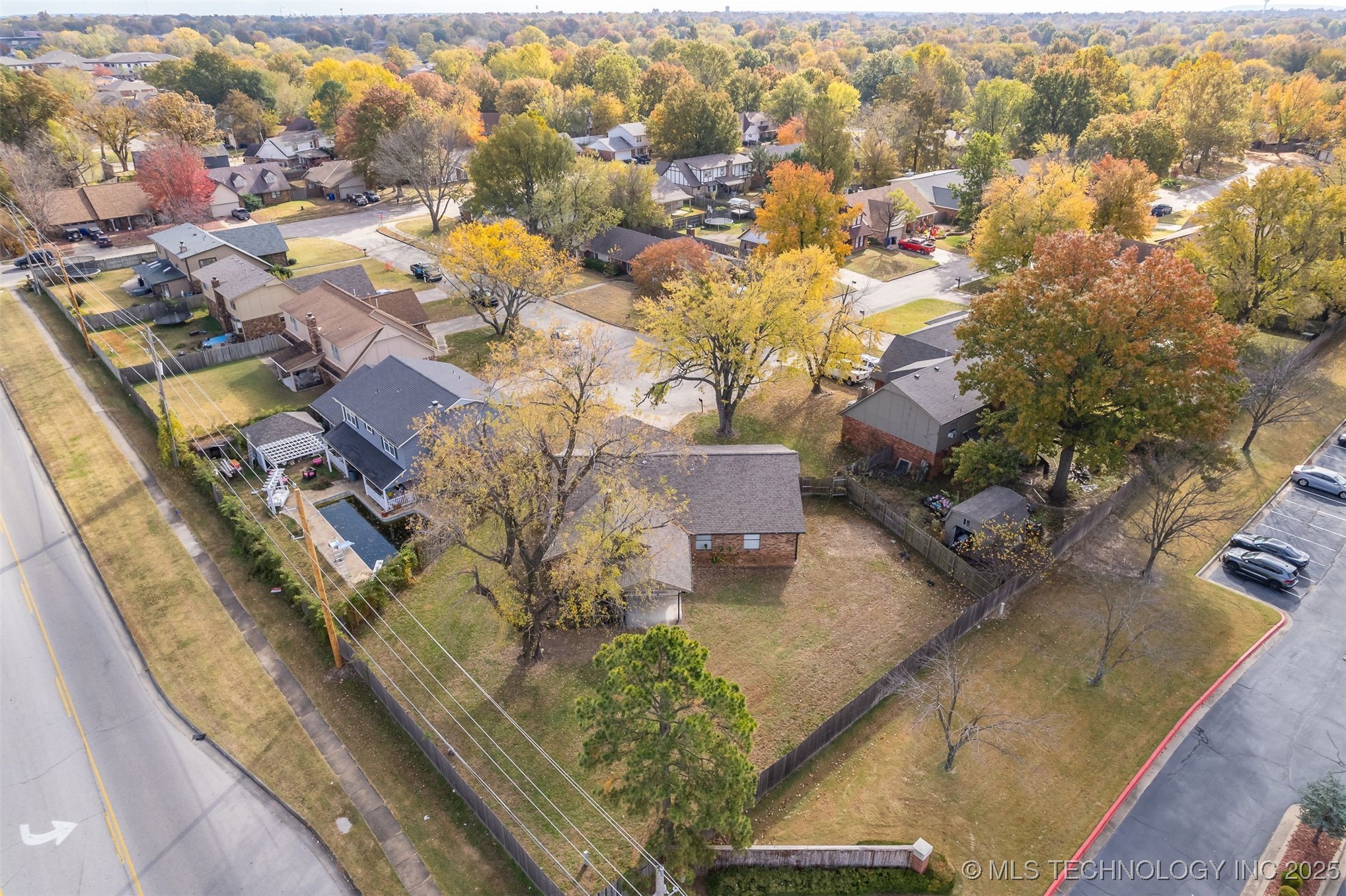 1916 W Indianola Street