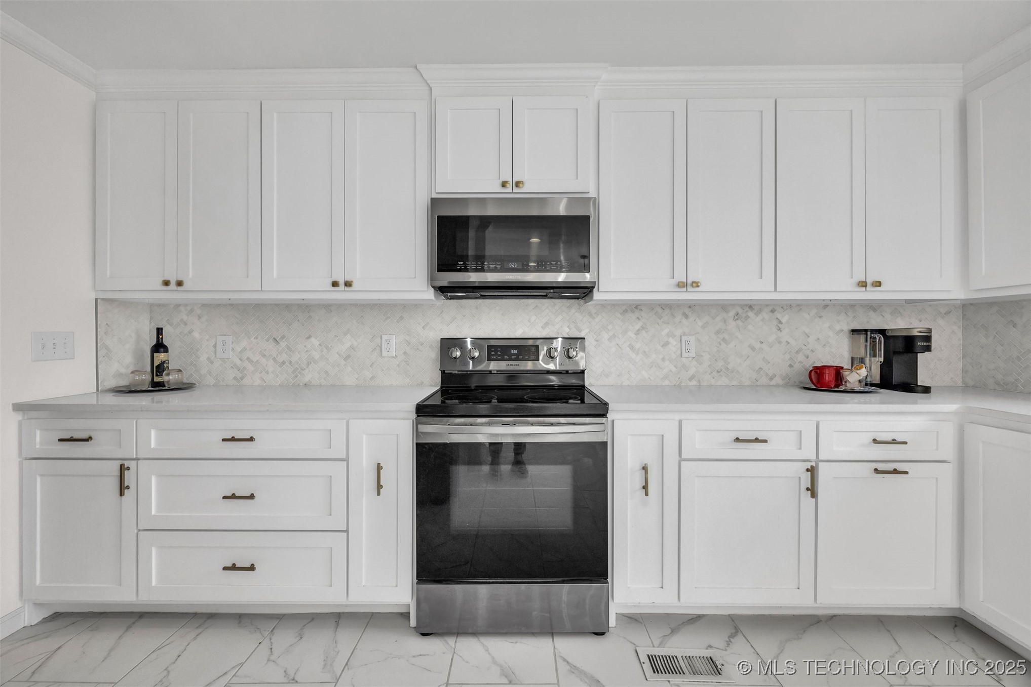 1916 W Indianola Street