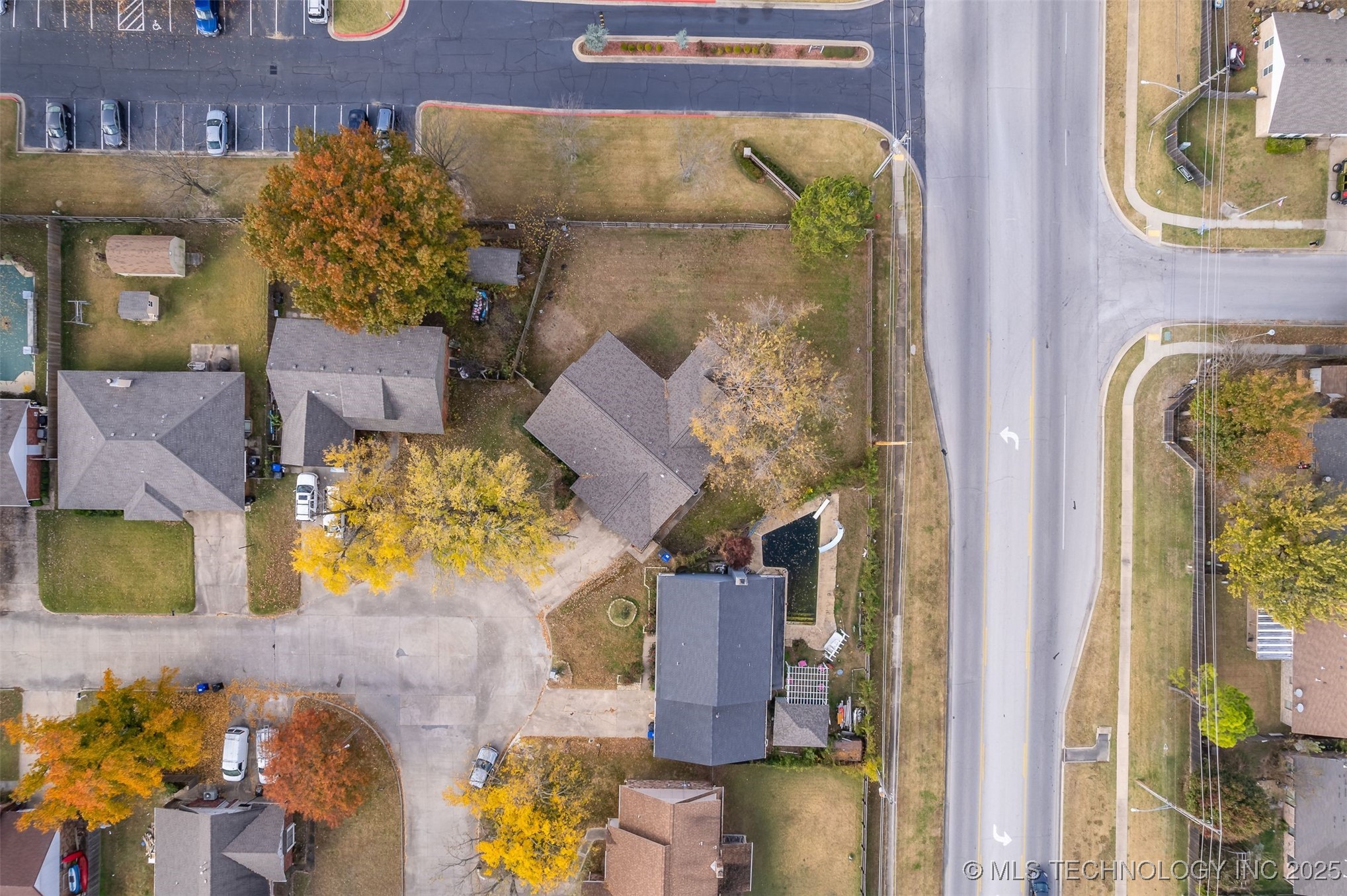 1916 W Indianola Street