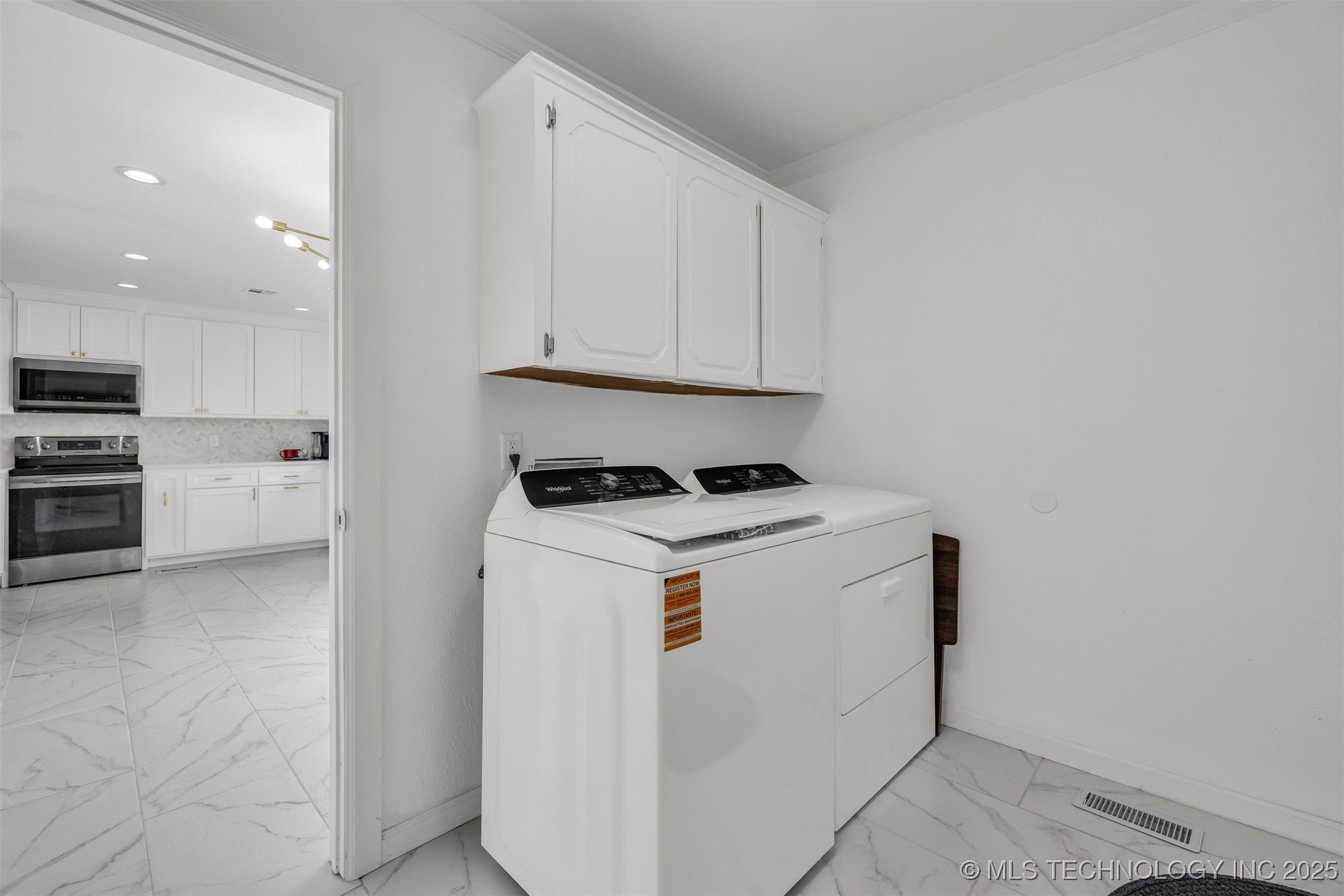 1916 W Indianola Street