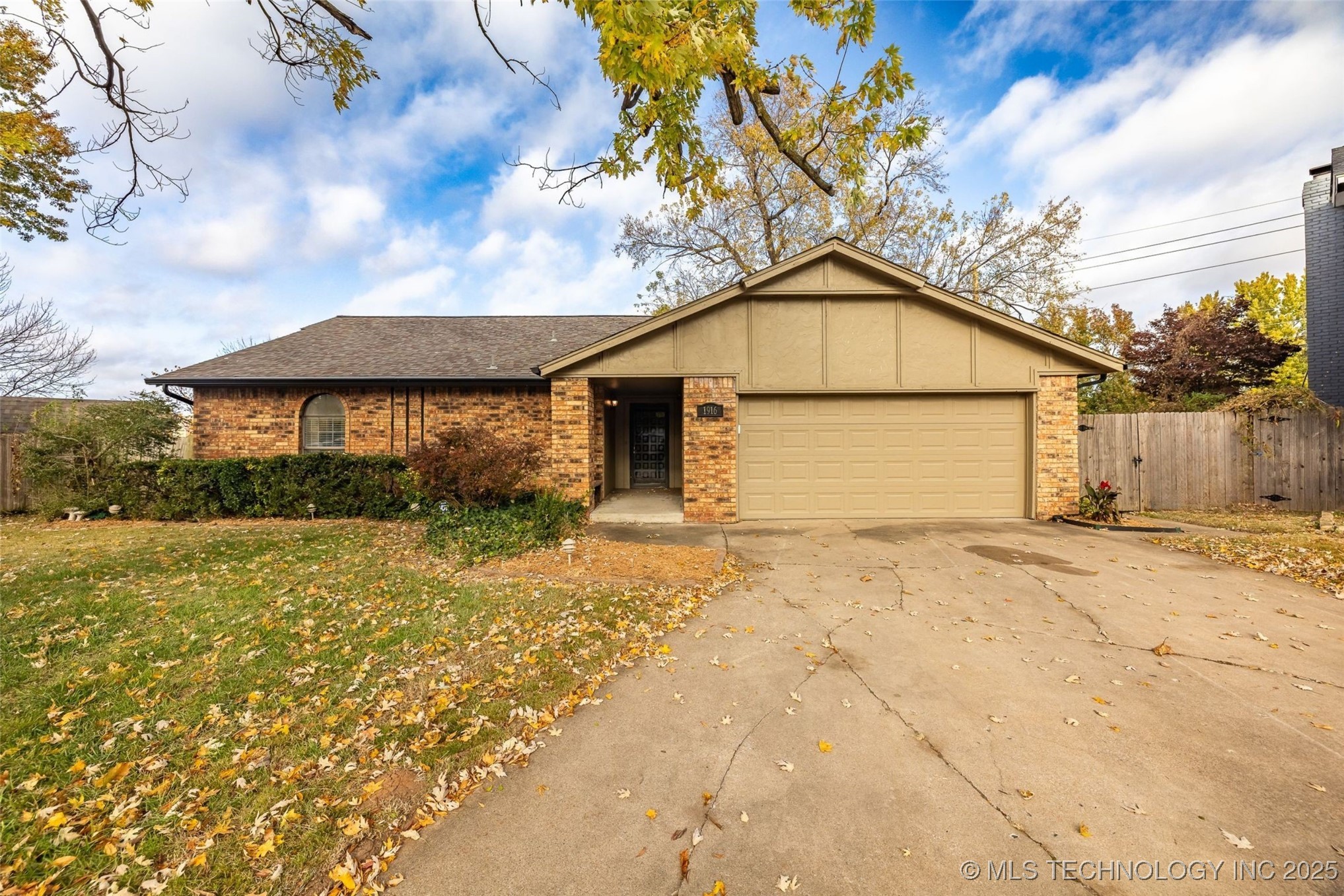 1916 W Indianola Street