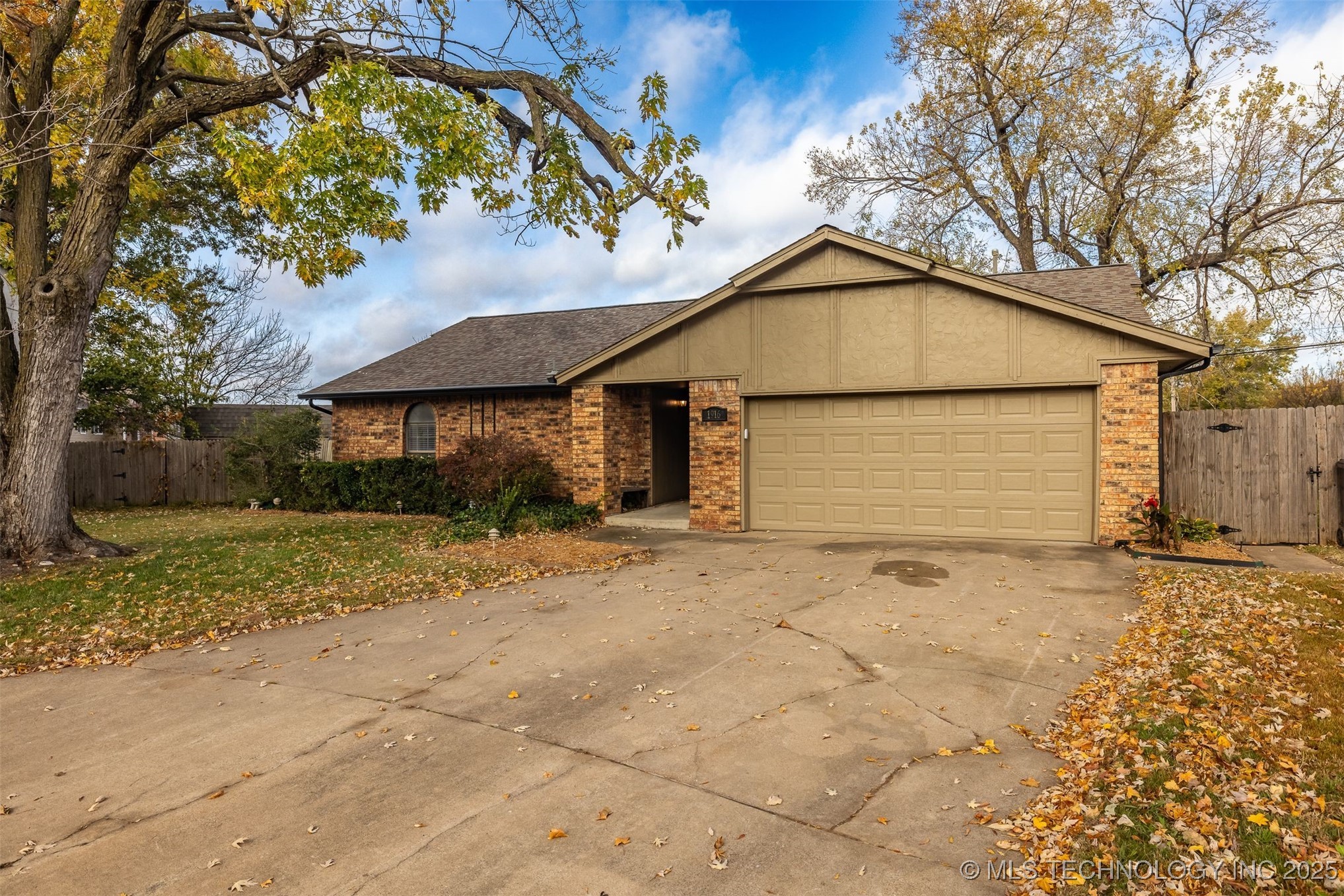 1916 W Indianola Street