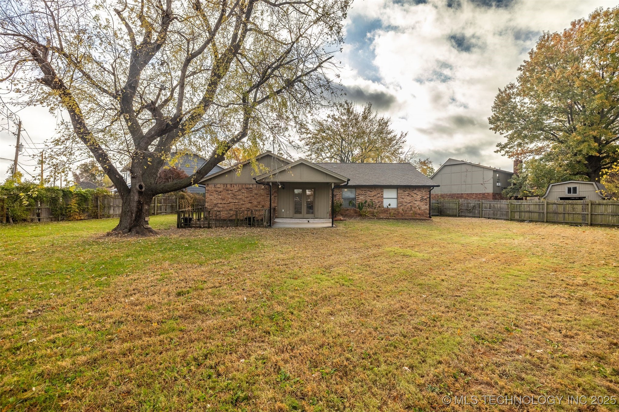 1916 W Indianola Street