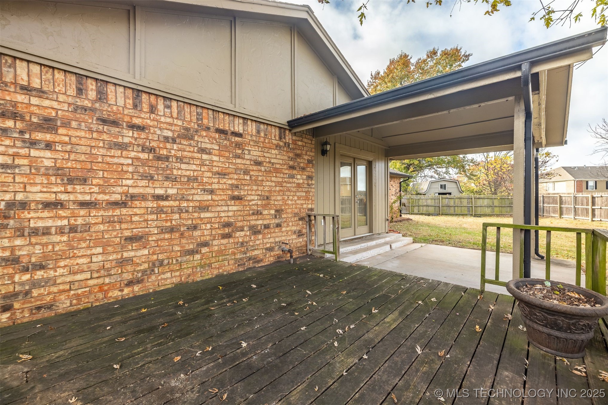 1916 W Indianola Street