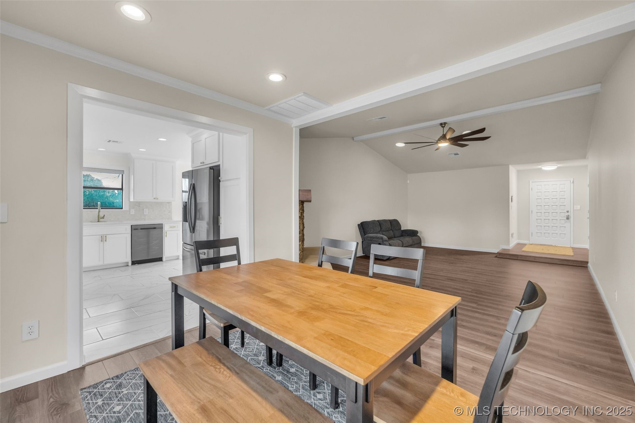 1916 W Indianola Street