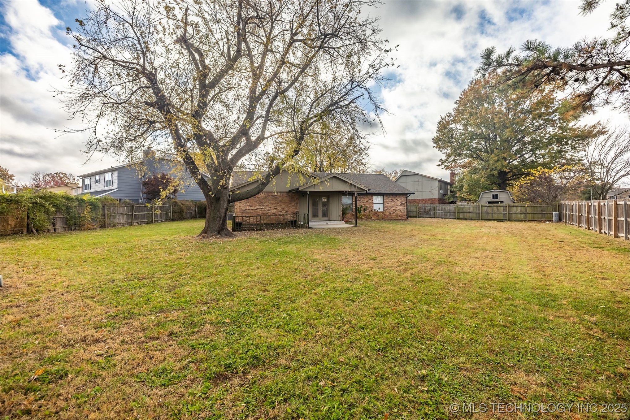 1916 W Indianola Street