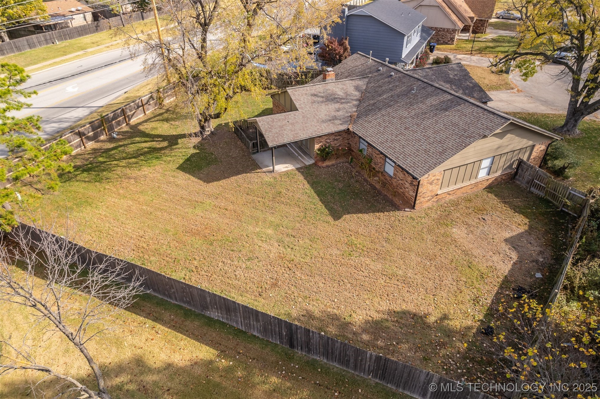 1916 W Indianola Street