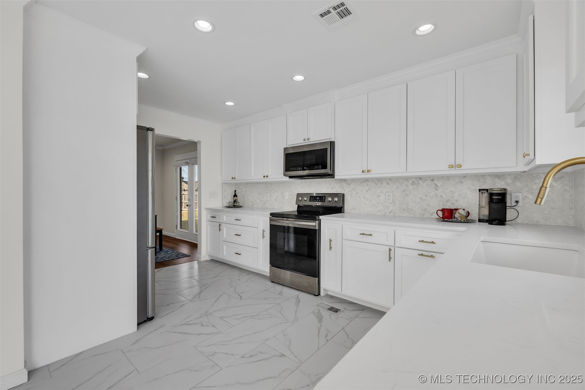 1916 W Indianola Street