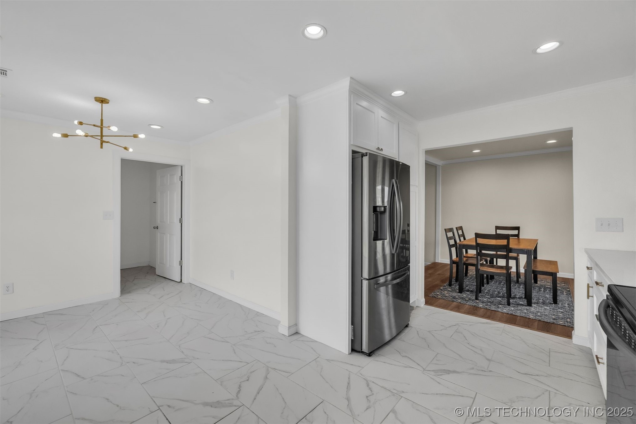 1916 W Indianola Street