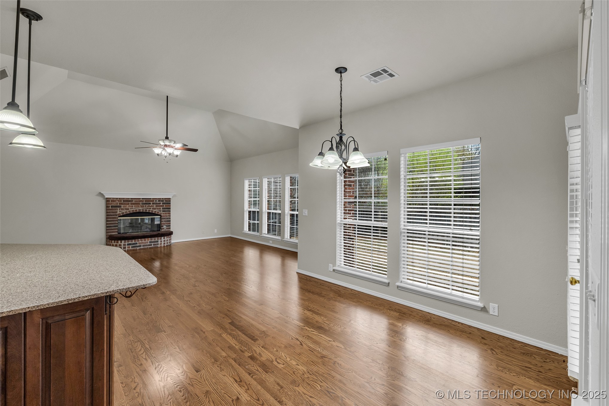 5213 E 109th Place