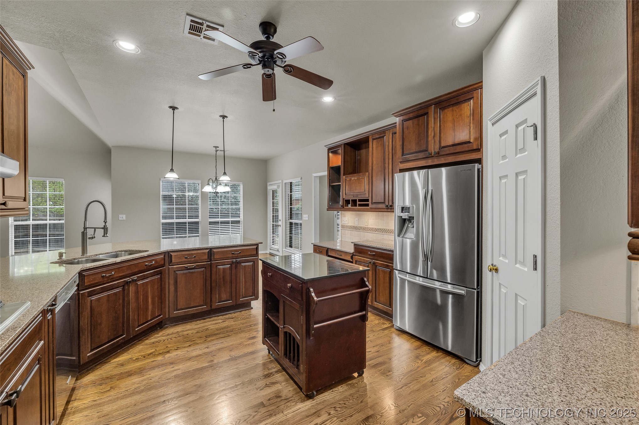 5213 E 109th Place