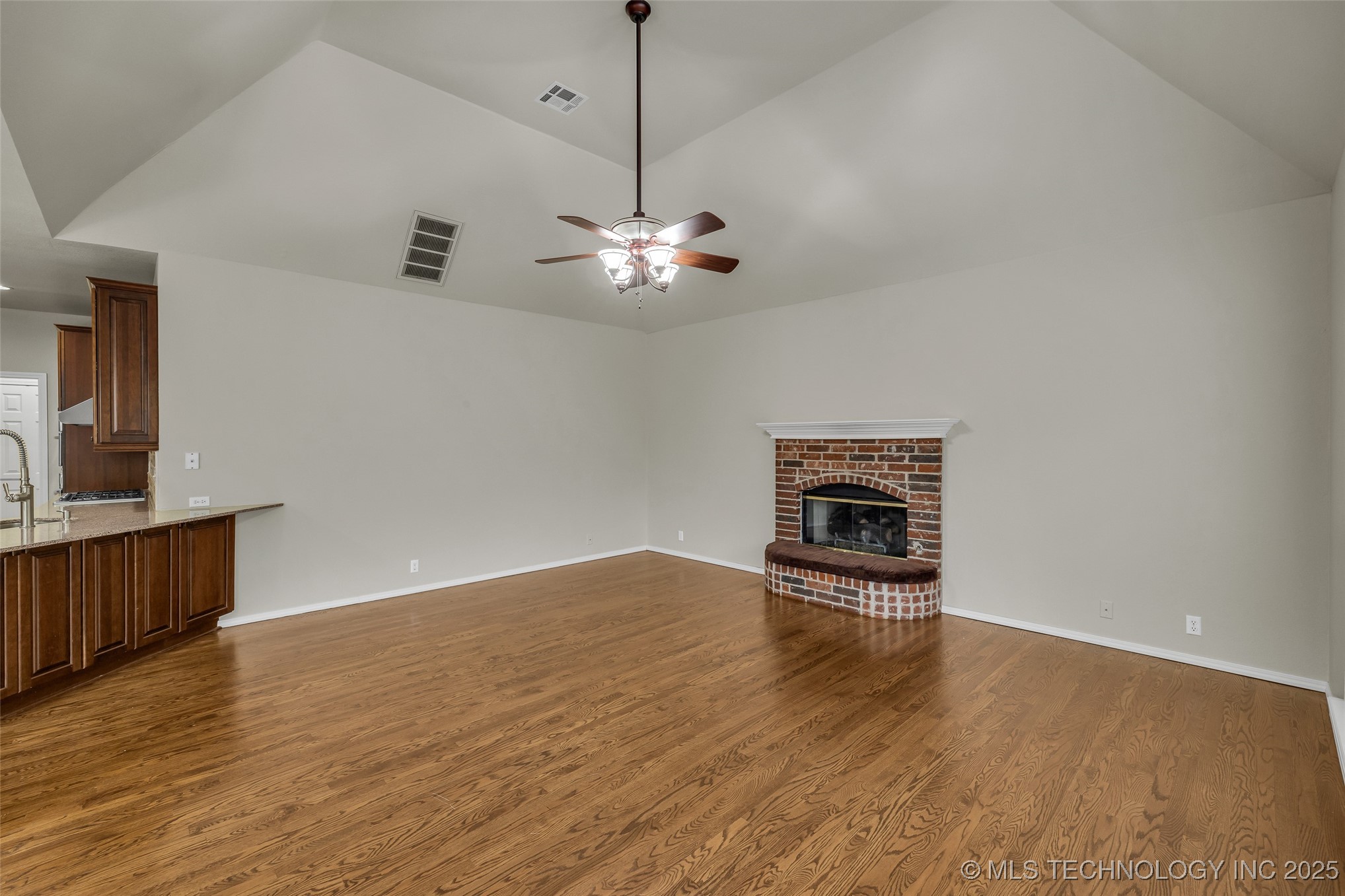 5213 E 109th Place