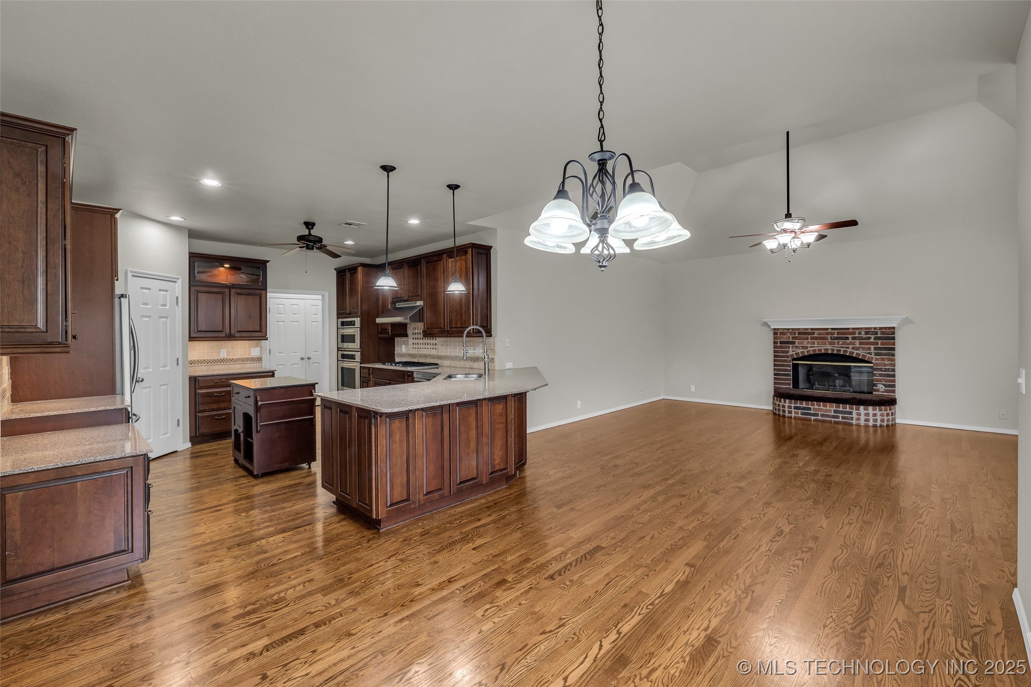 5213 E 109th Place