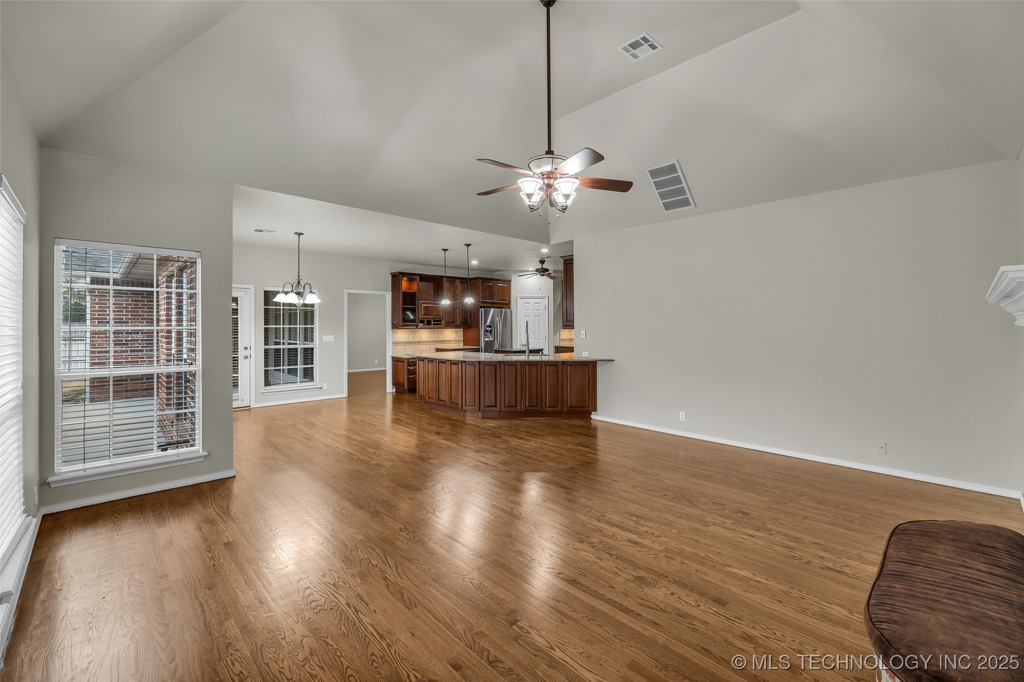 5213 E 109th Place