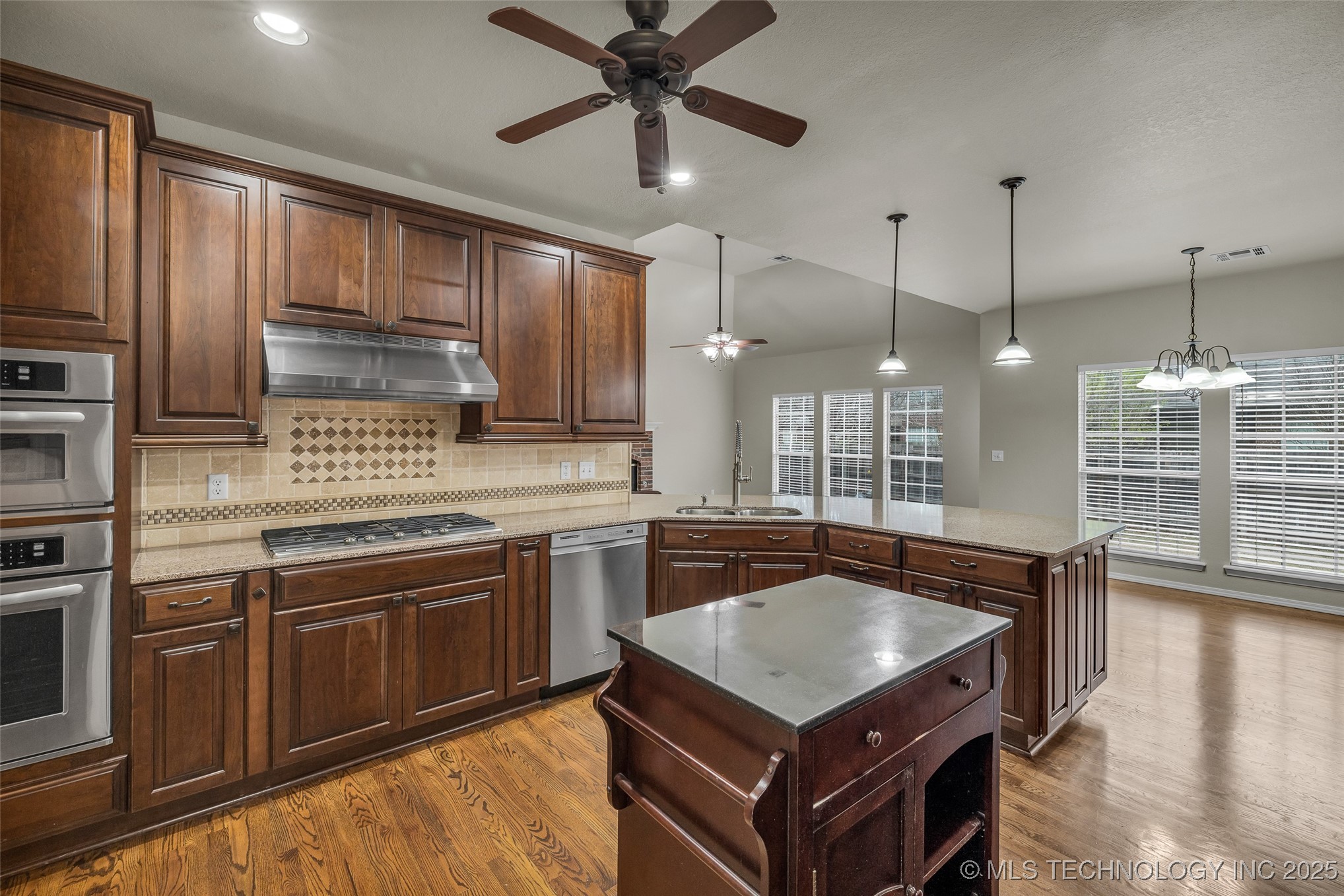 5213 E 109th Place