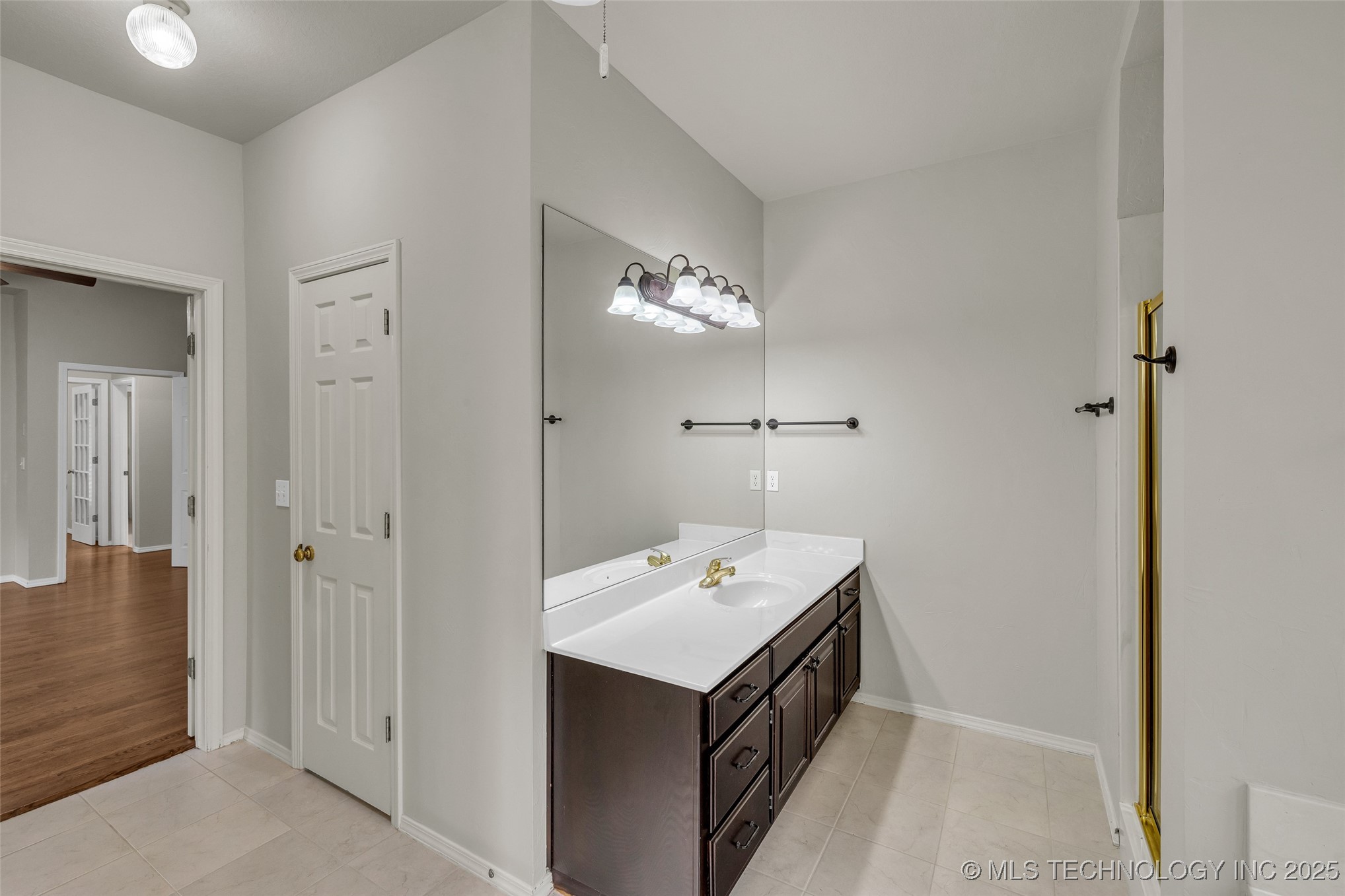 5213 E 109th Place