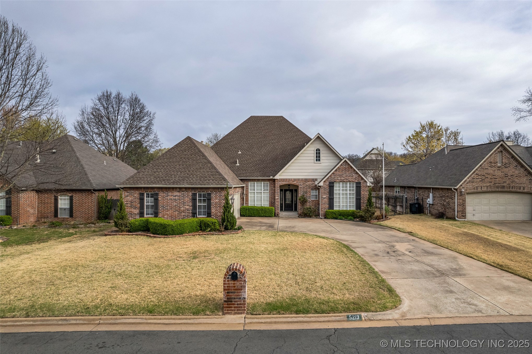 5213 E 109th Place