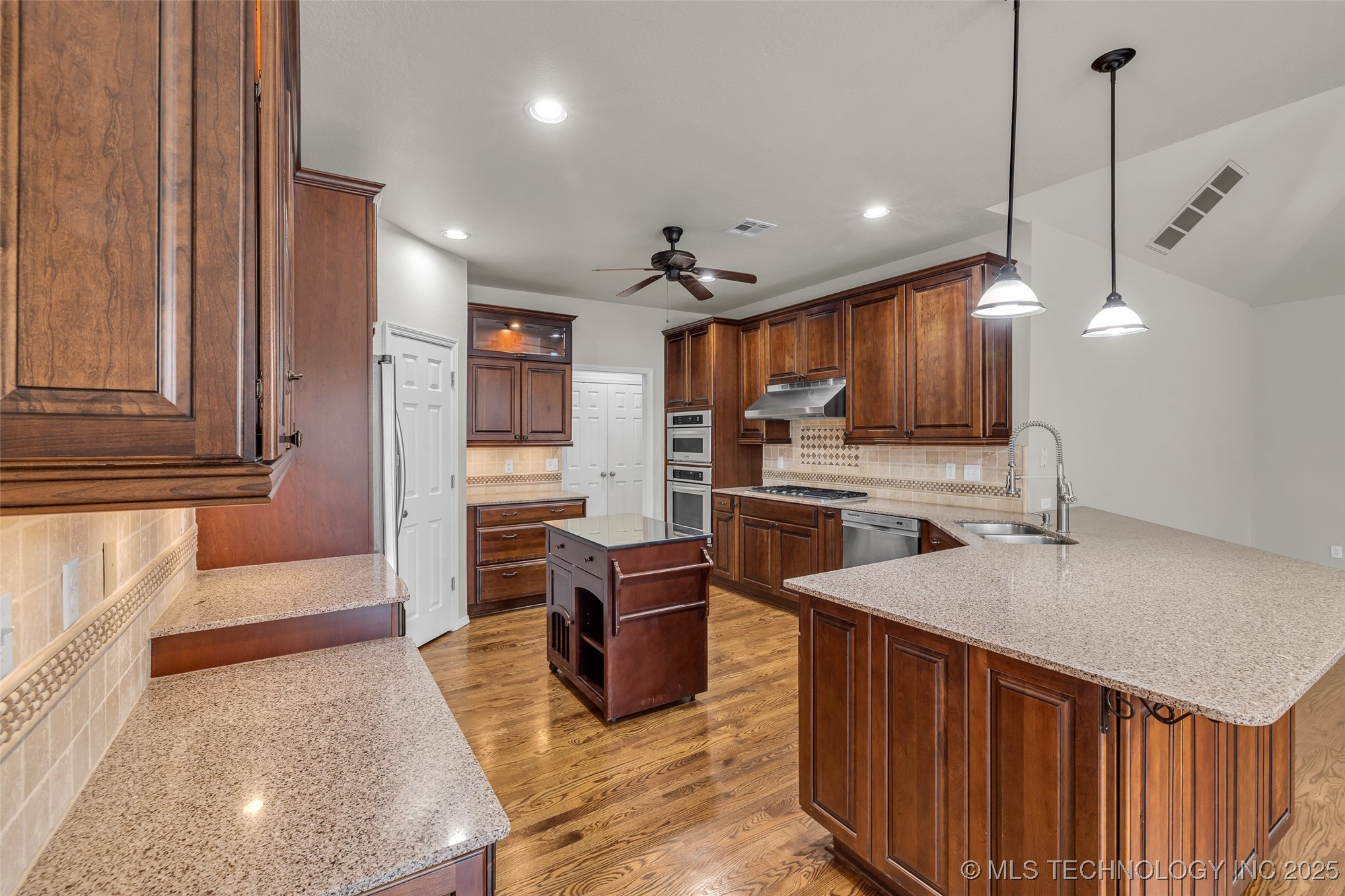 5213 E 109th Place