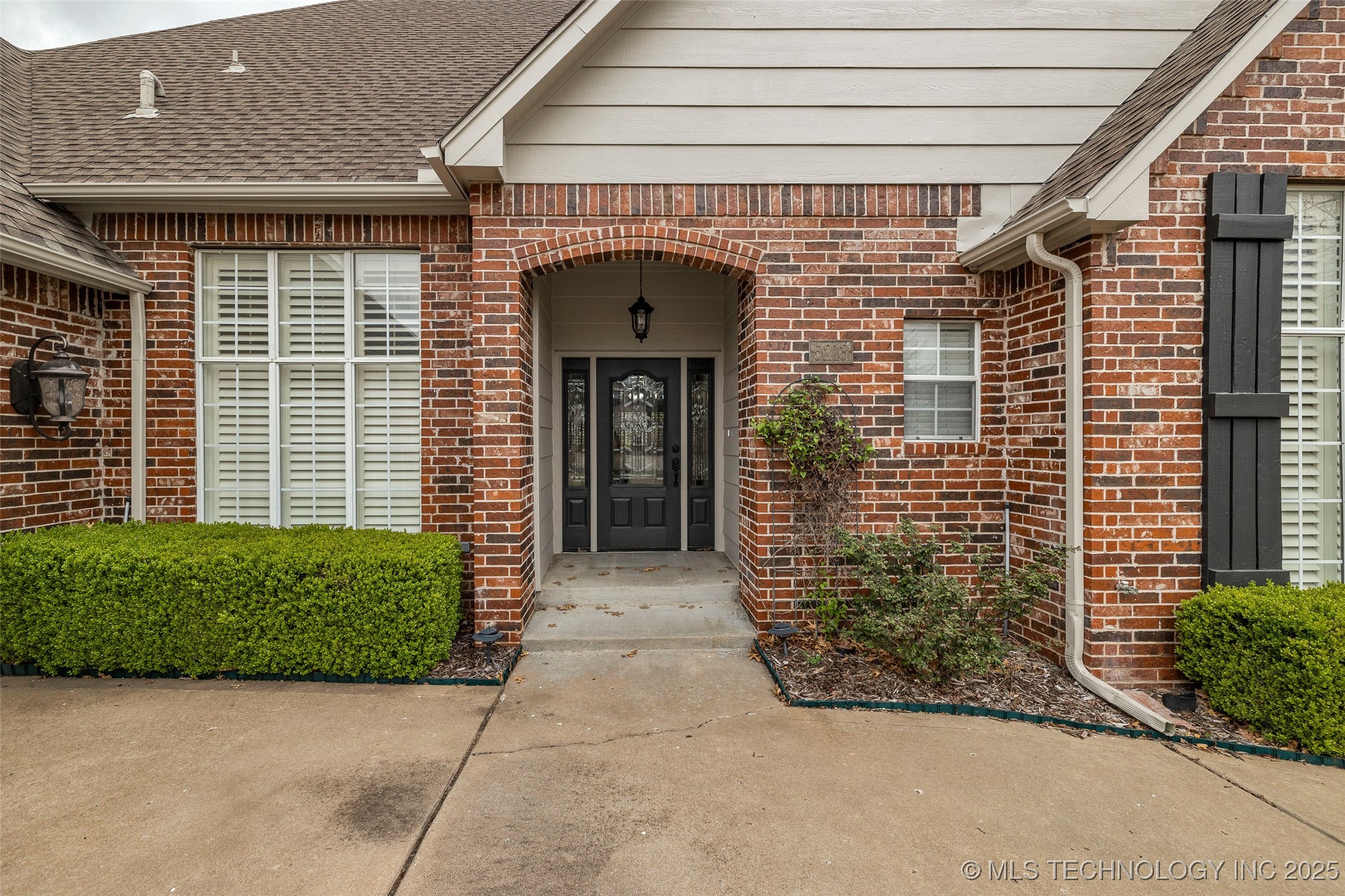 5213 E 109th Place