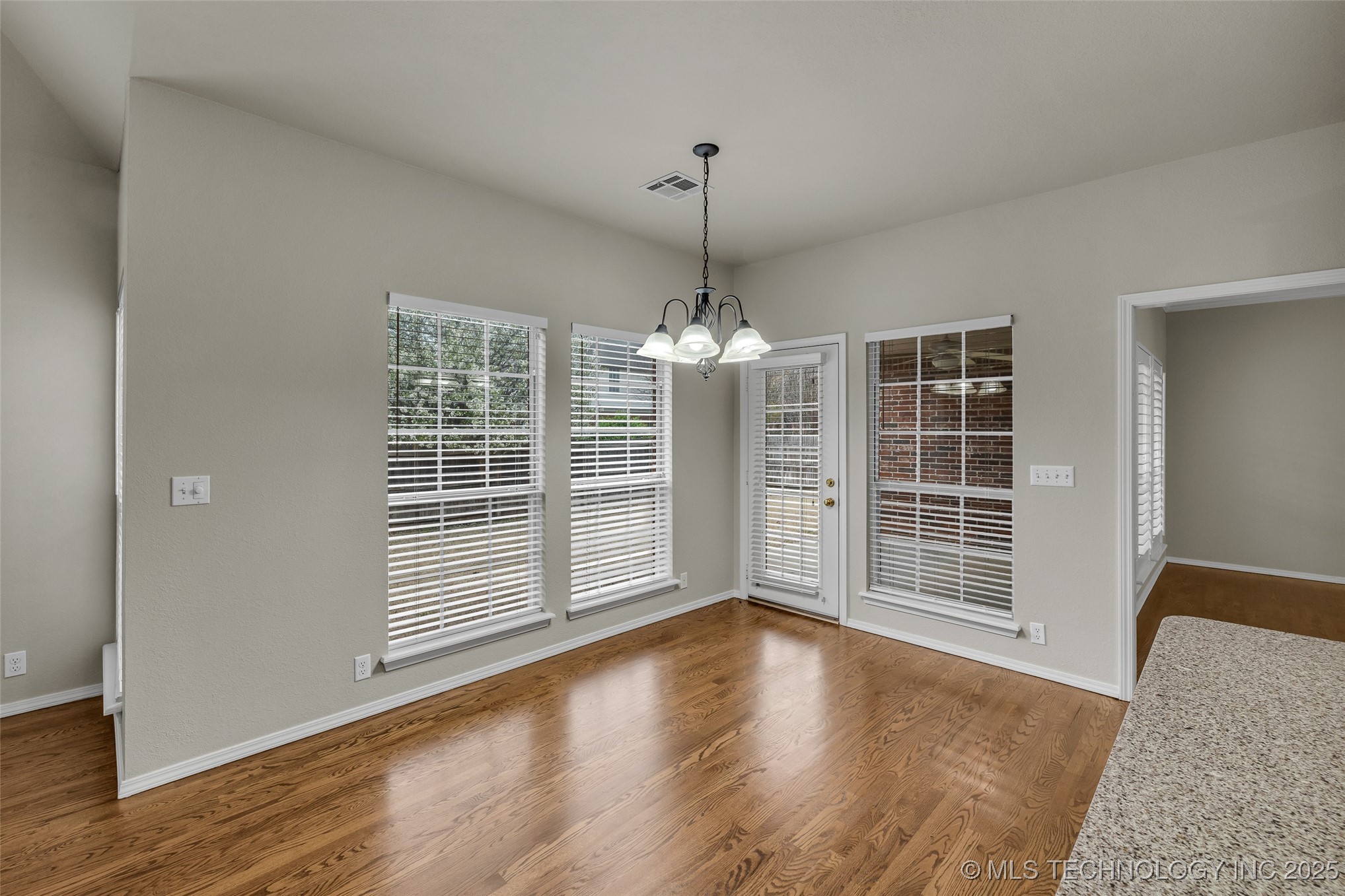 5213 E 109th Place