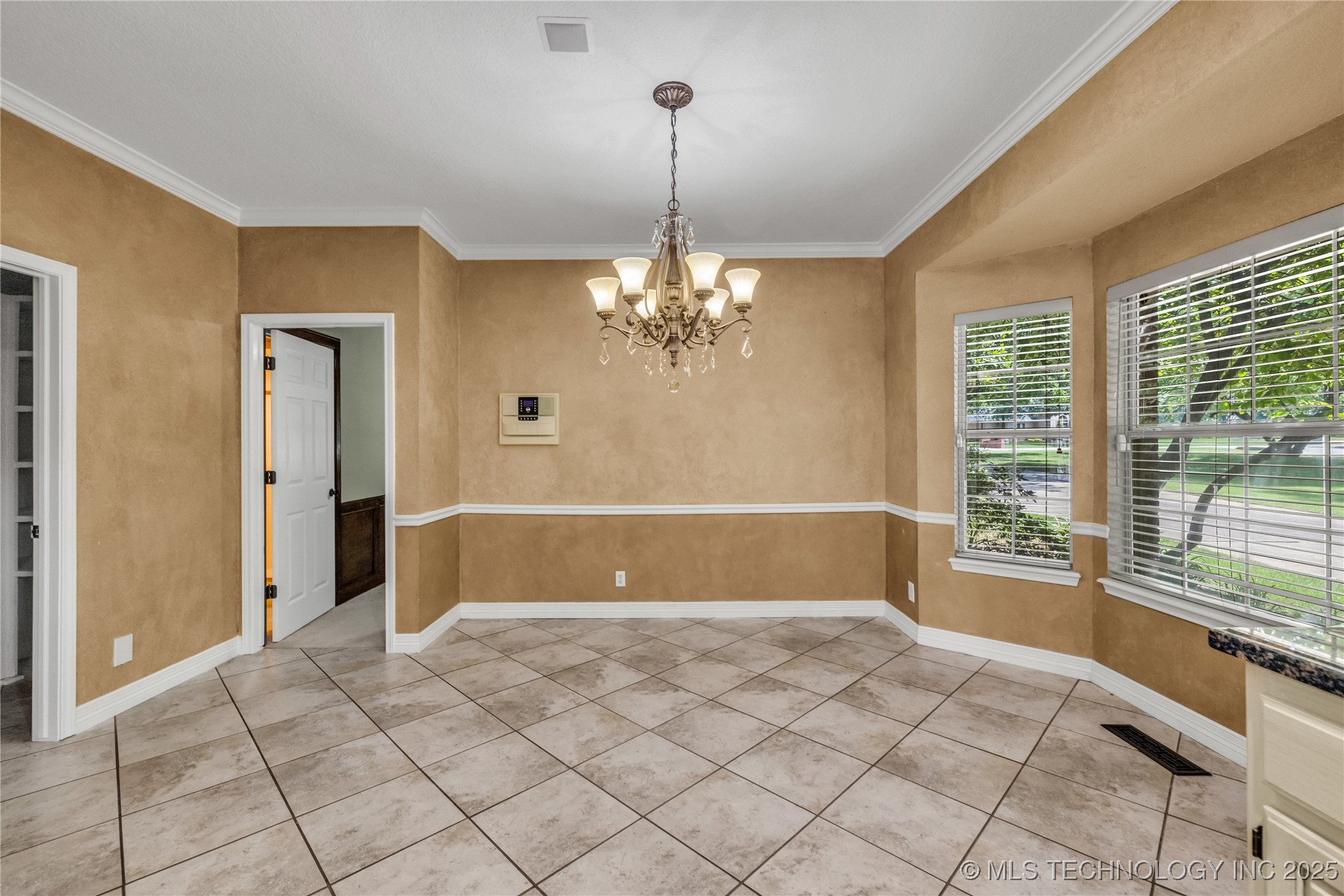 4405 W Ithica Street