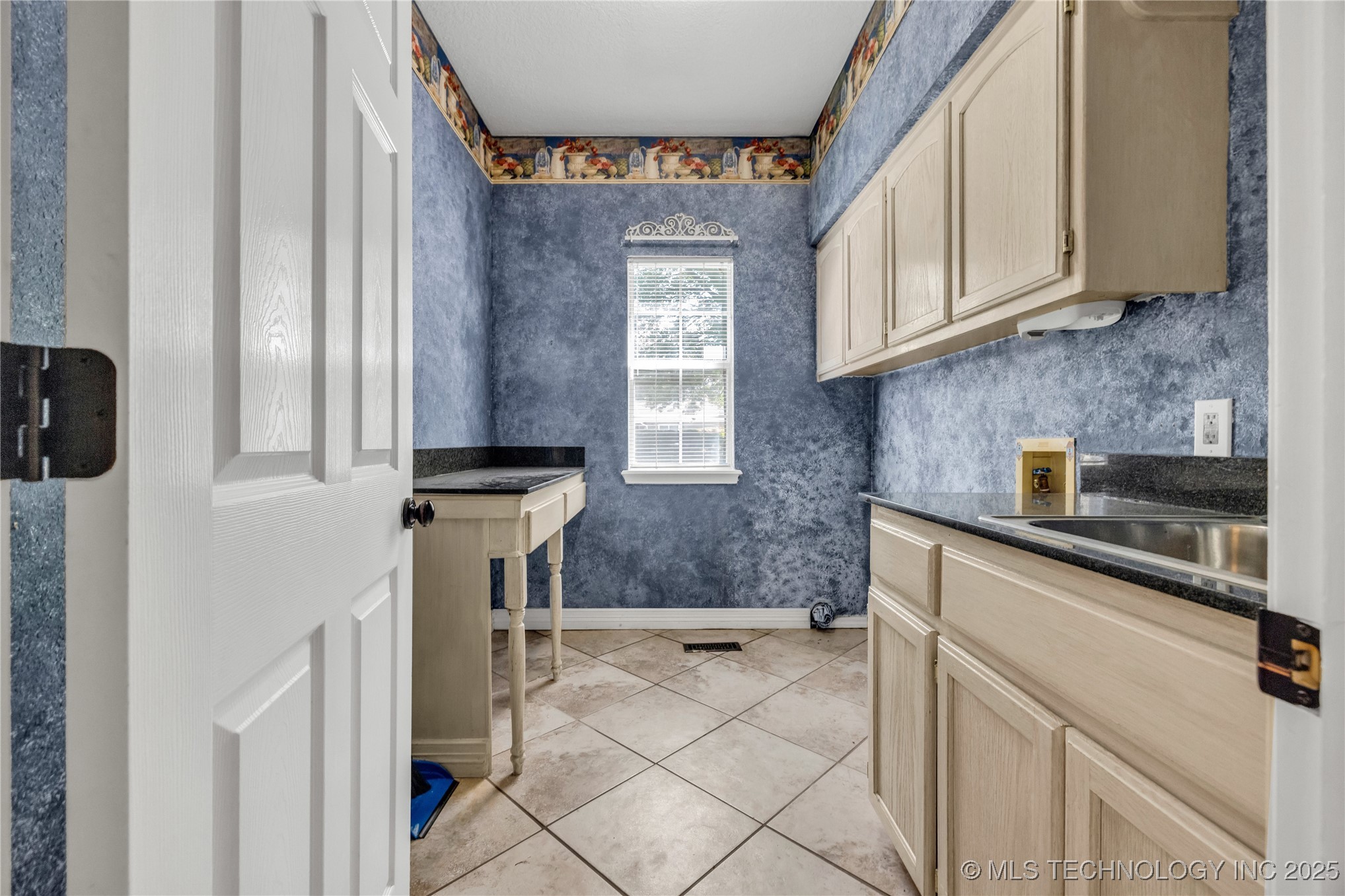 4405 W Ithica Street