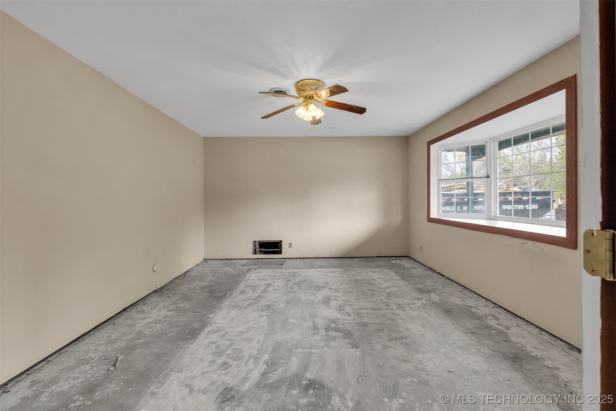 930 S Sinnett Road