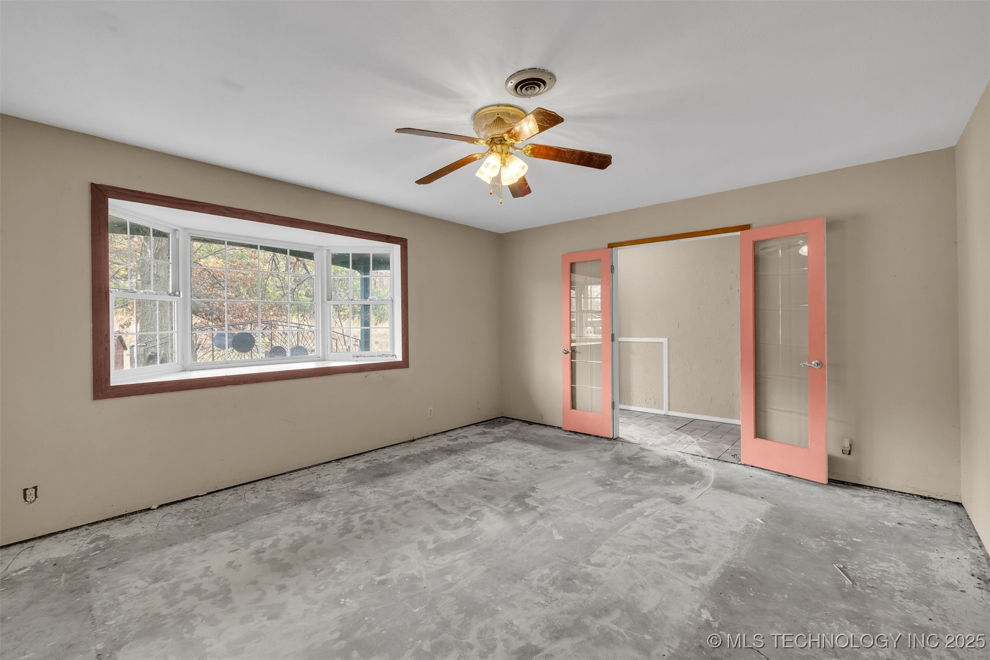 930 S Sinnett Road