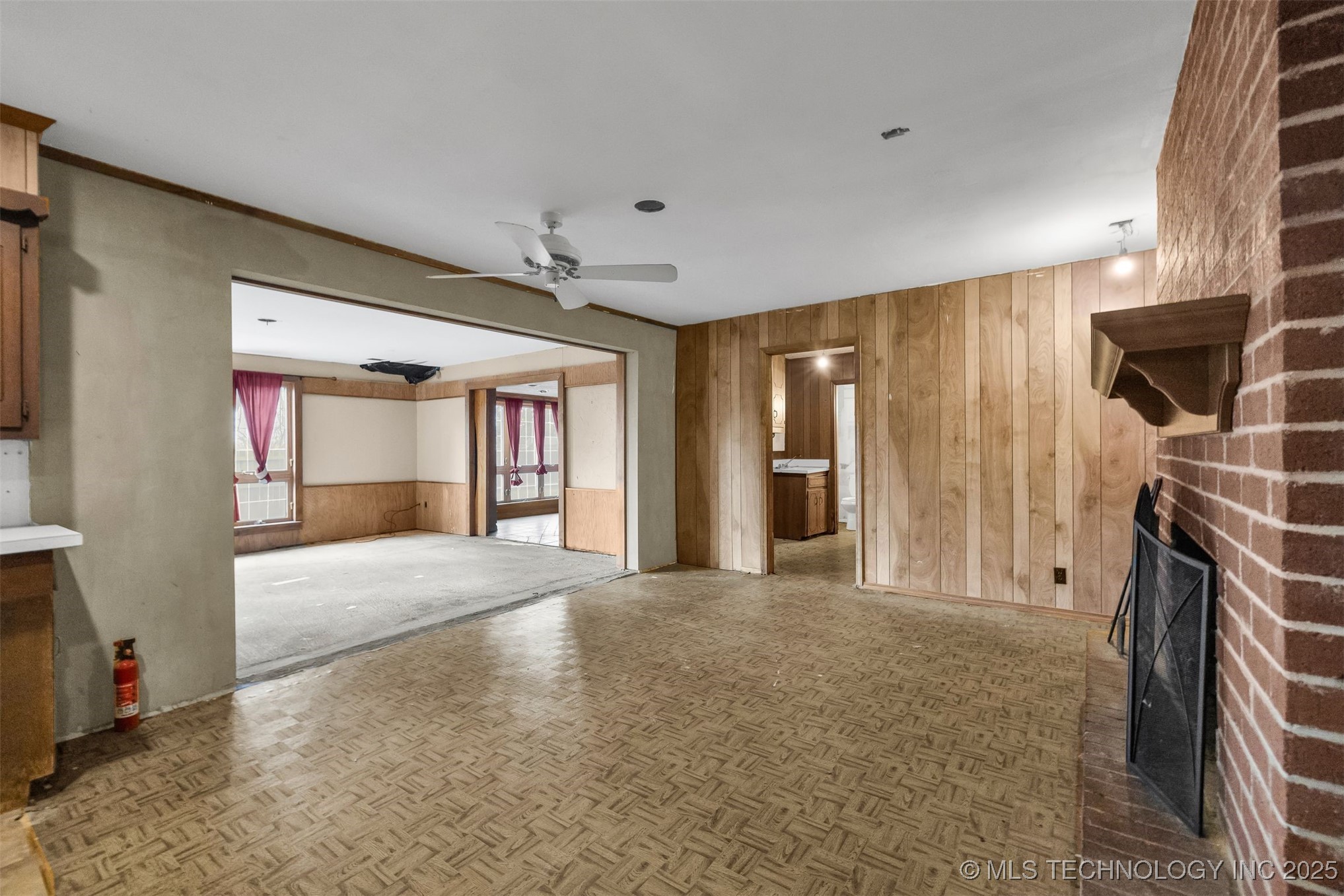 930 S Sinnett Road