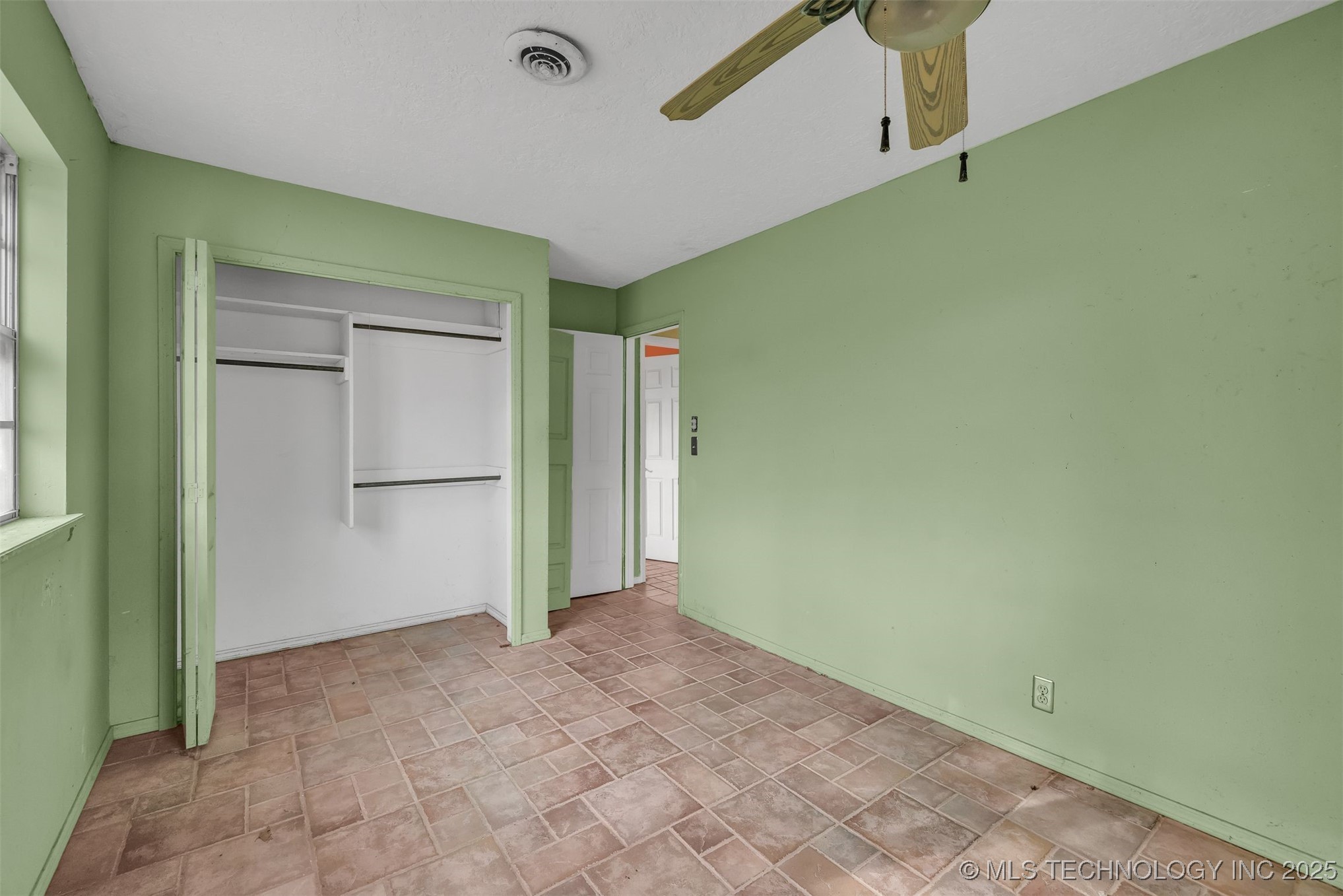930 S Sinnett Road