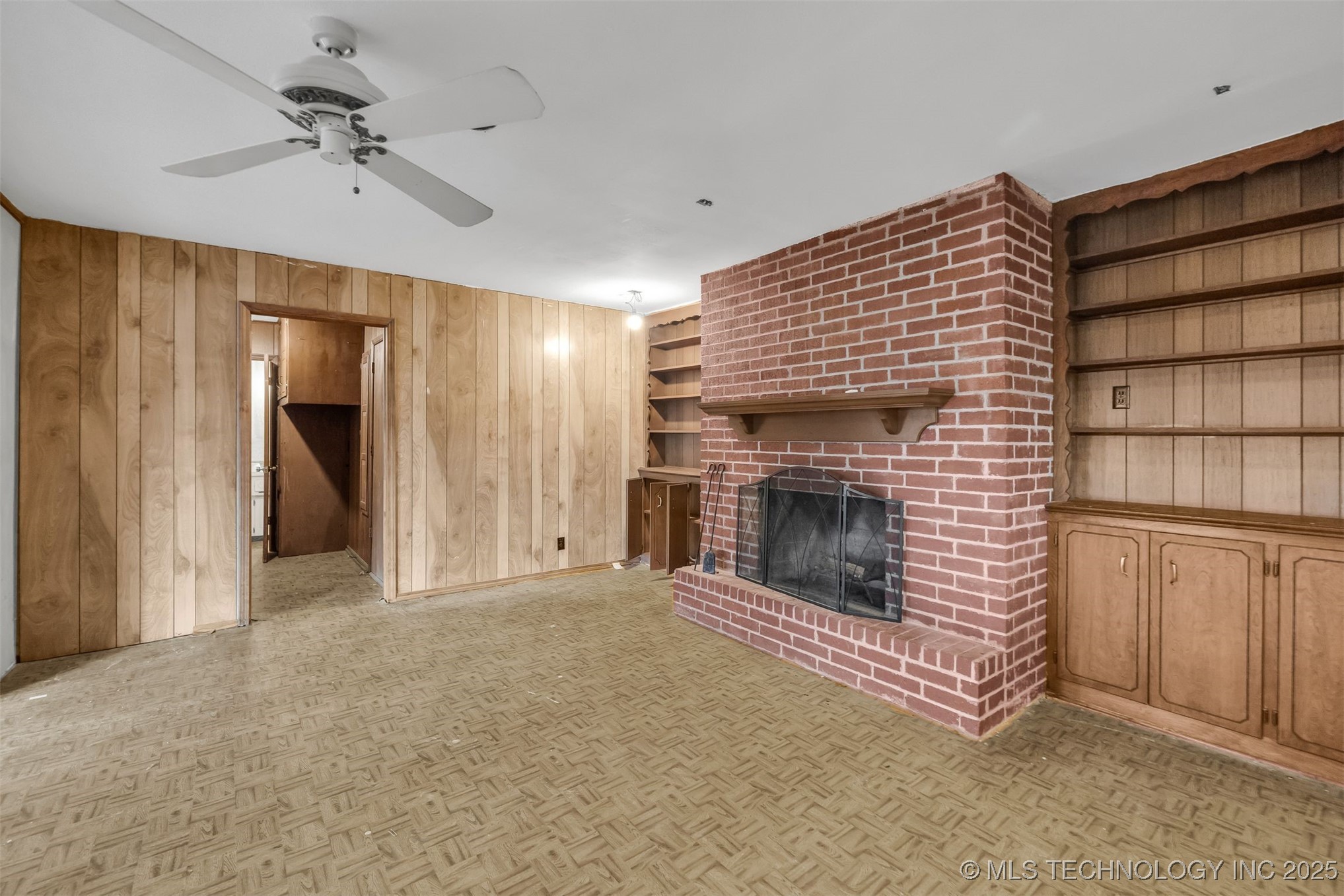 930 S Sinnett Road