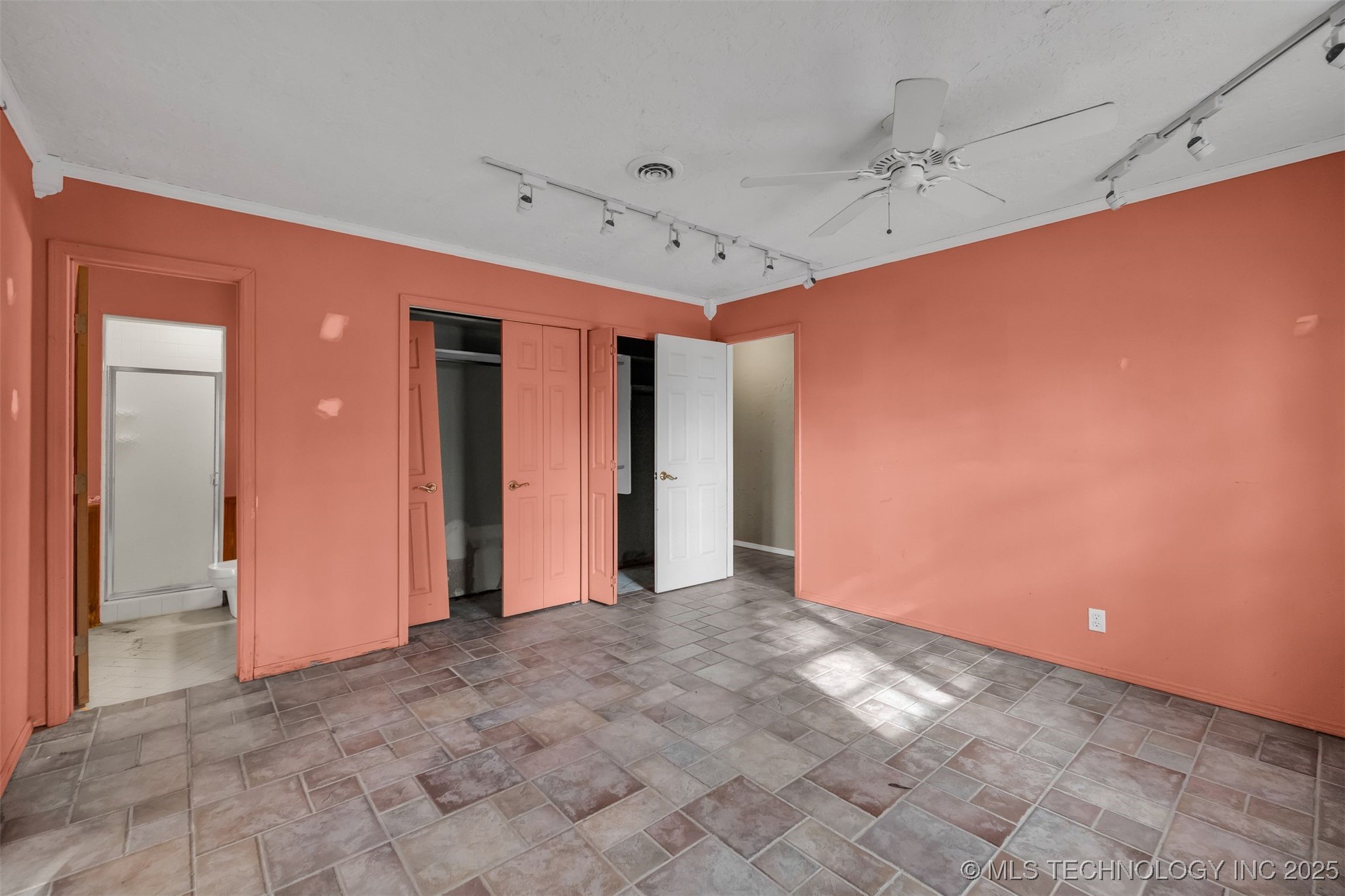 930 S Sinnett Road