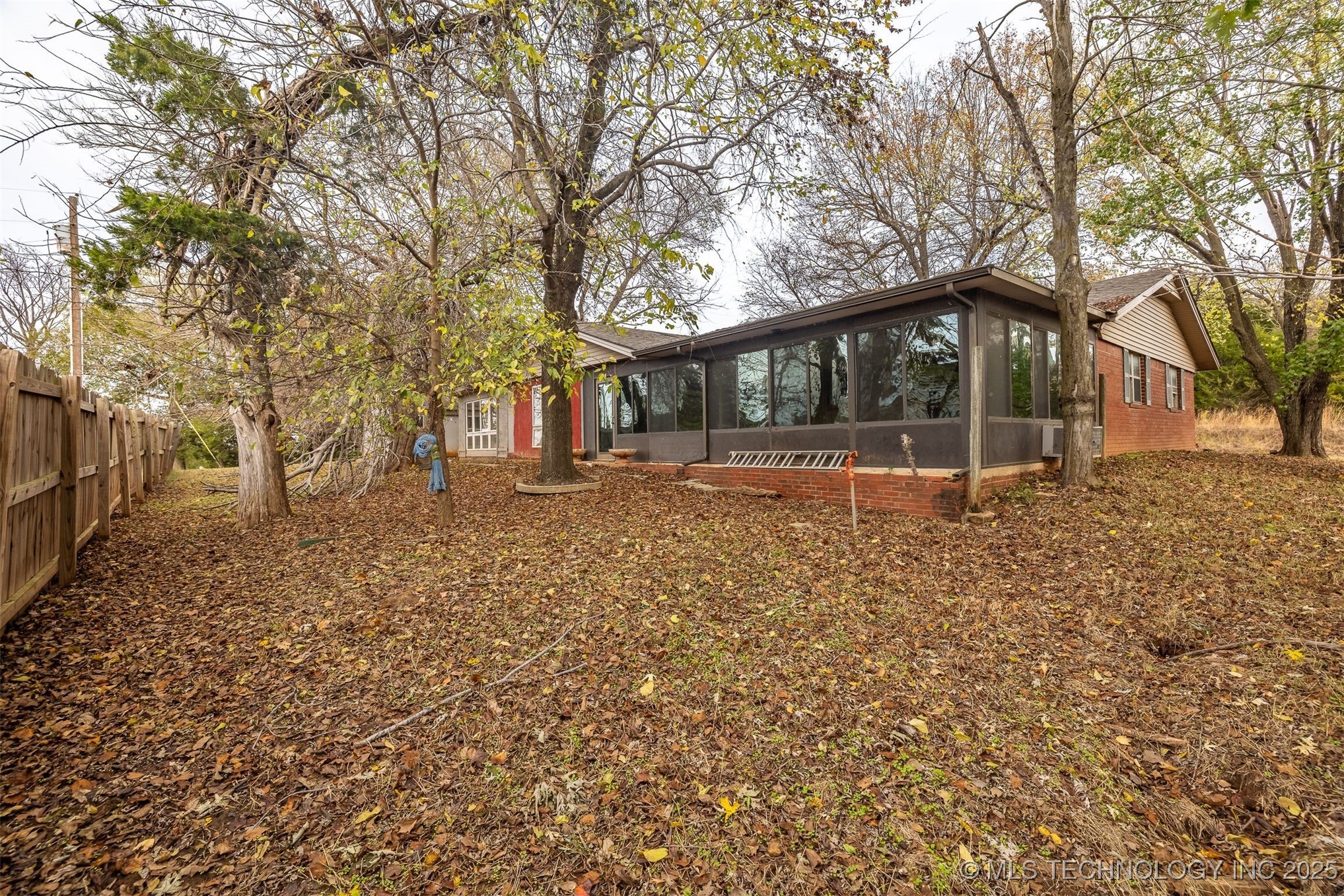 930 S Sinnett Road