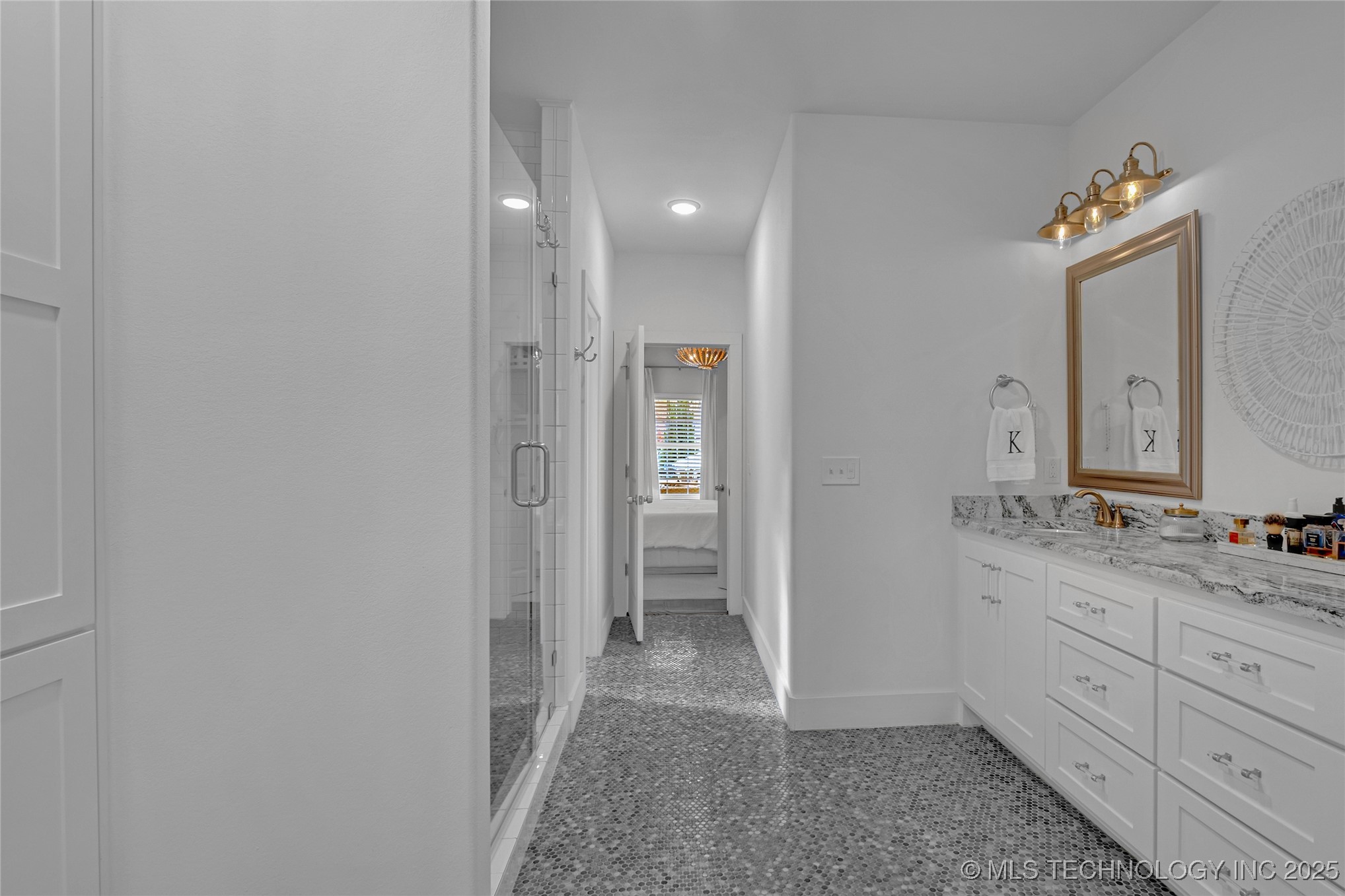 3042 S Cincinnati Avenue