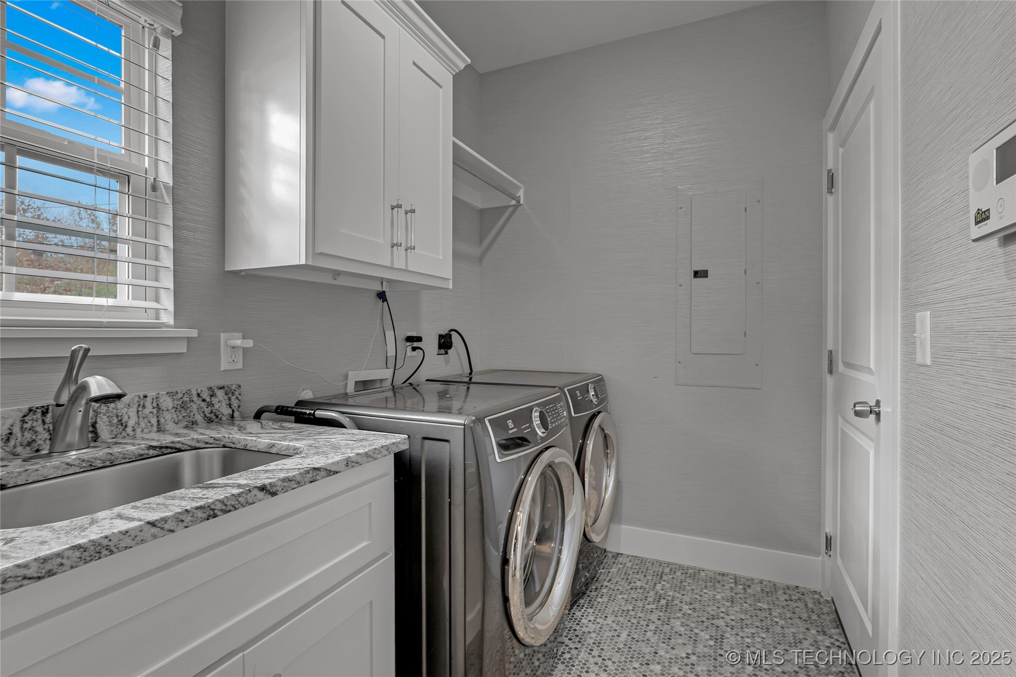 3042 S Cincinnati Avenue