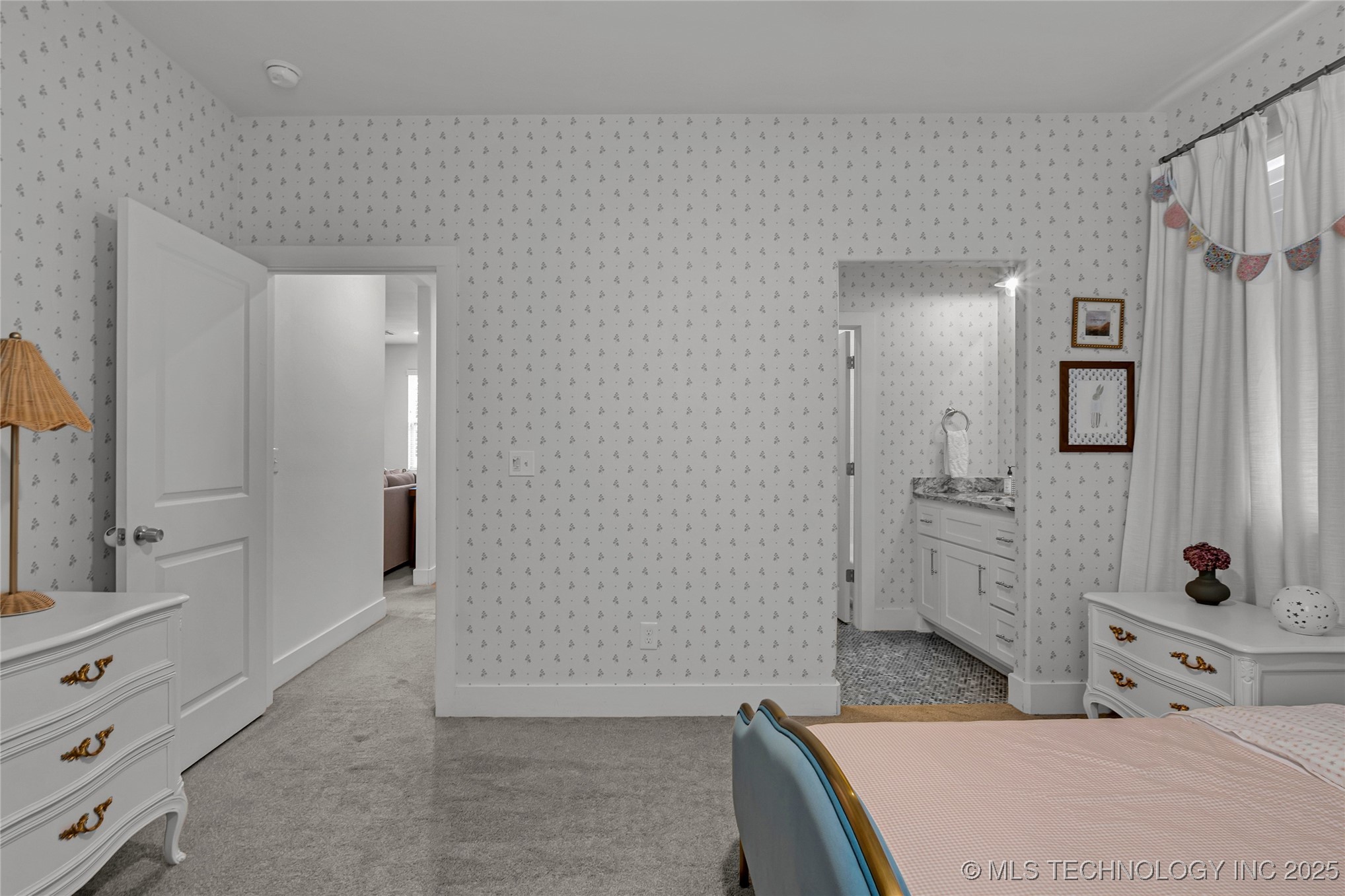 3042 S Cincinnati Avenue