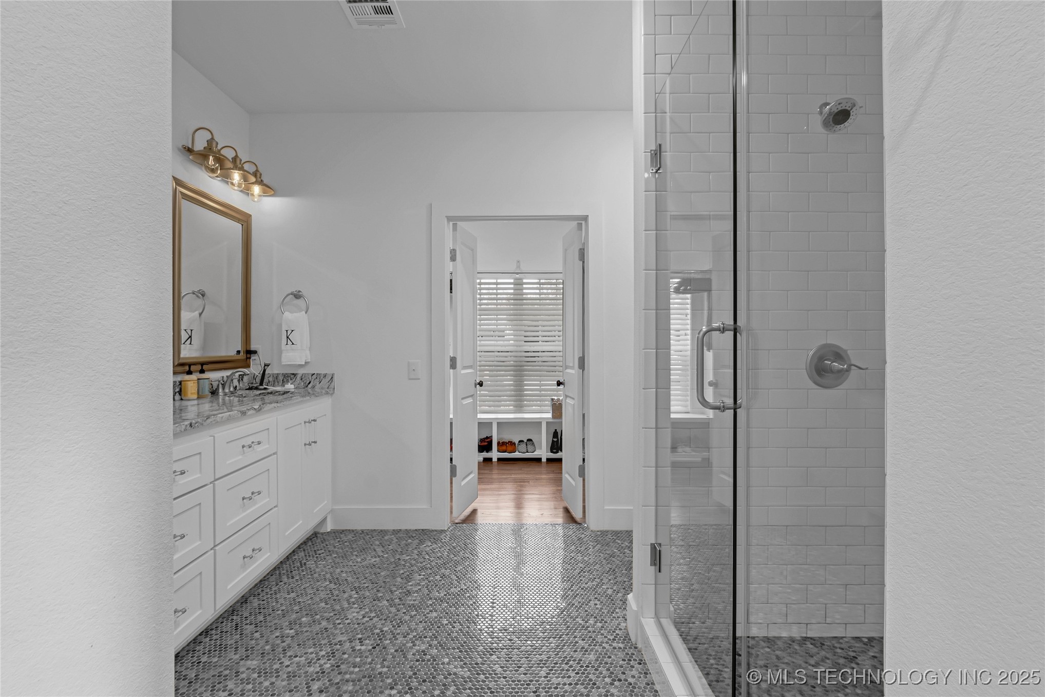 3042 S Cincinnati Avenue