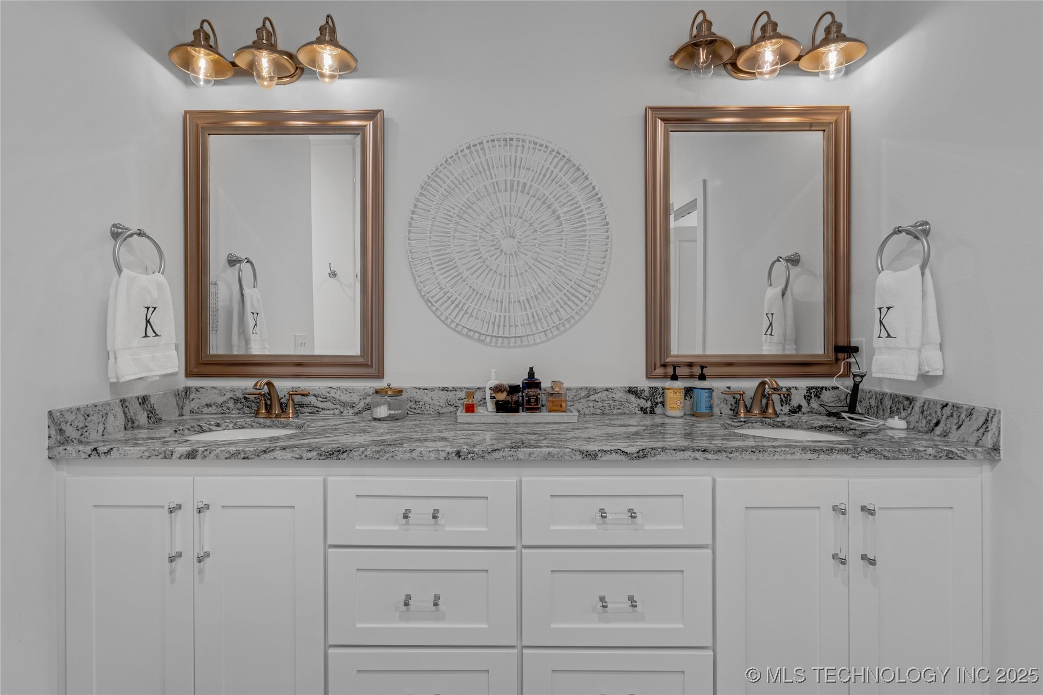 3042 S Cincinnati Avenue