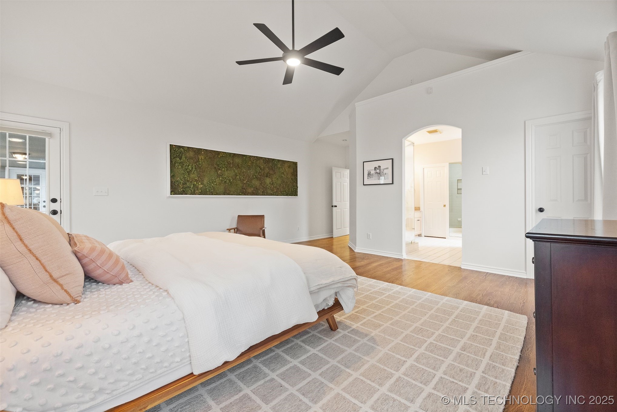 2449 E 24th Street