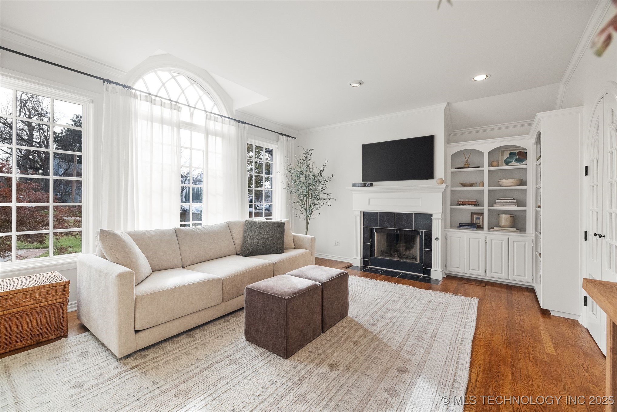 2449 E 24th Street