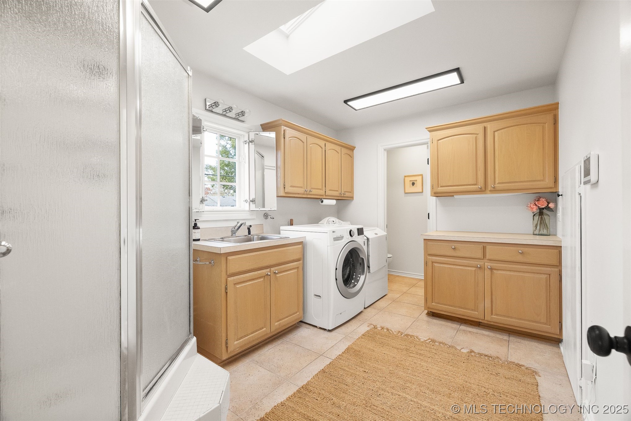 2449 E 24th Street