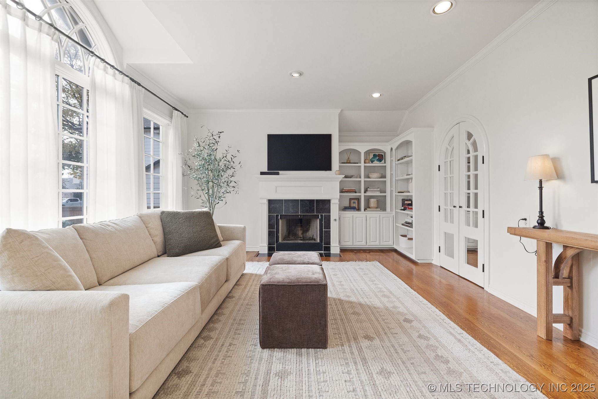 2449 E 24th Street