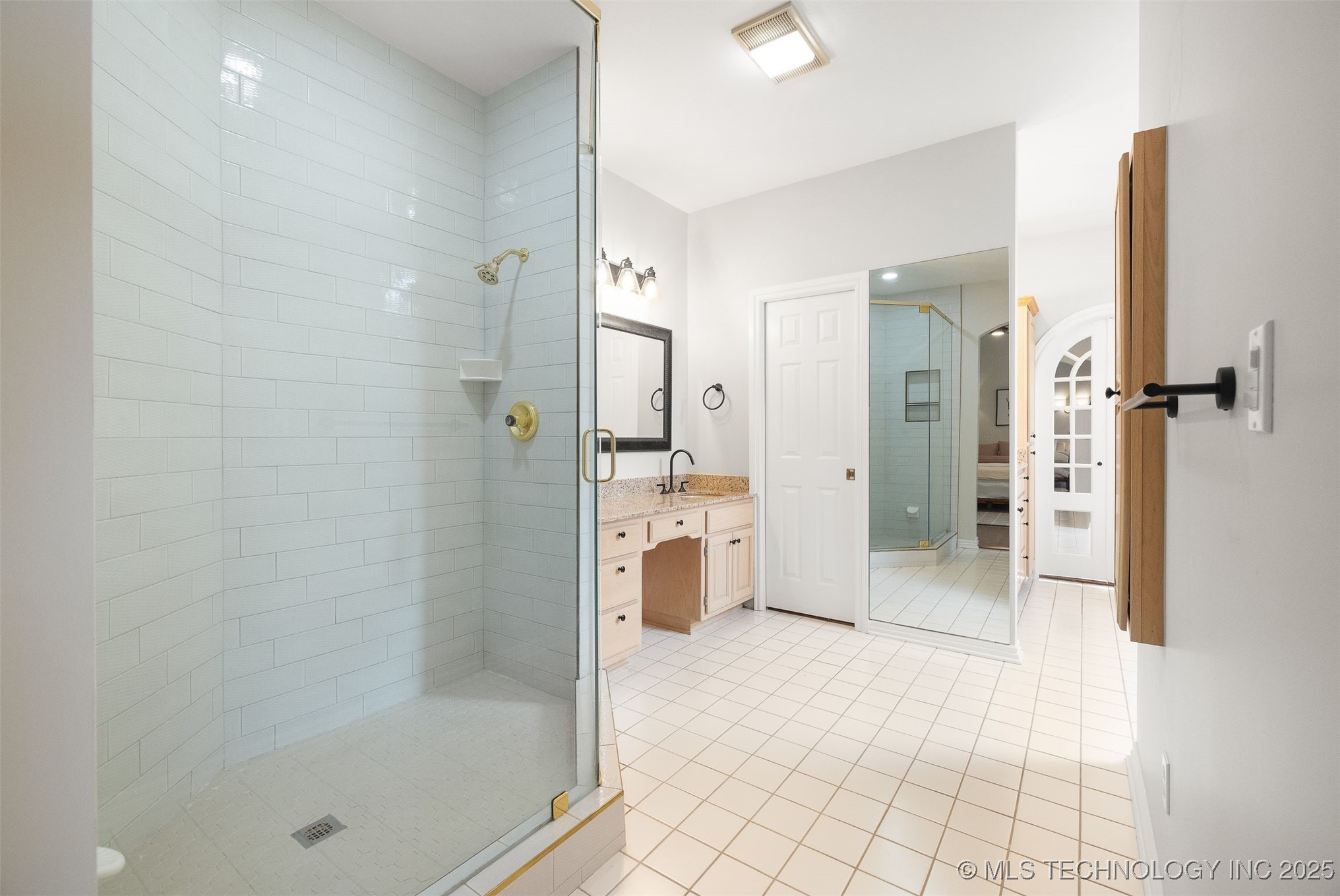 2449 E 24th Street