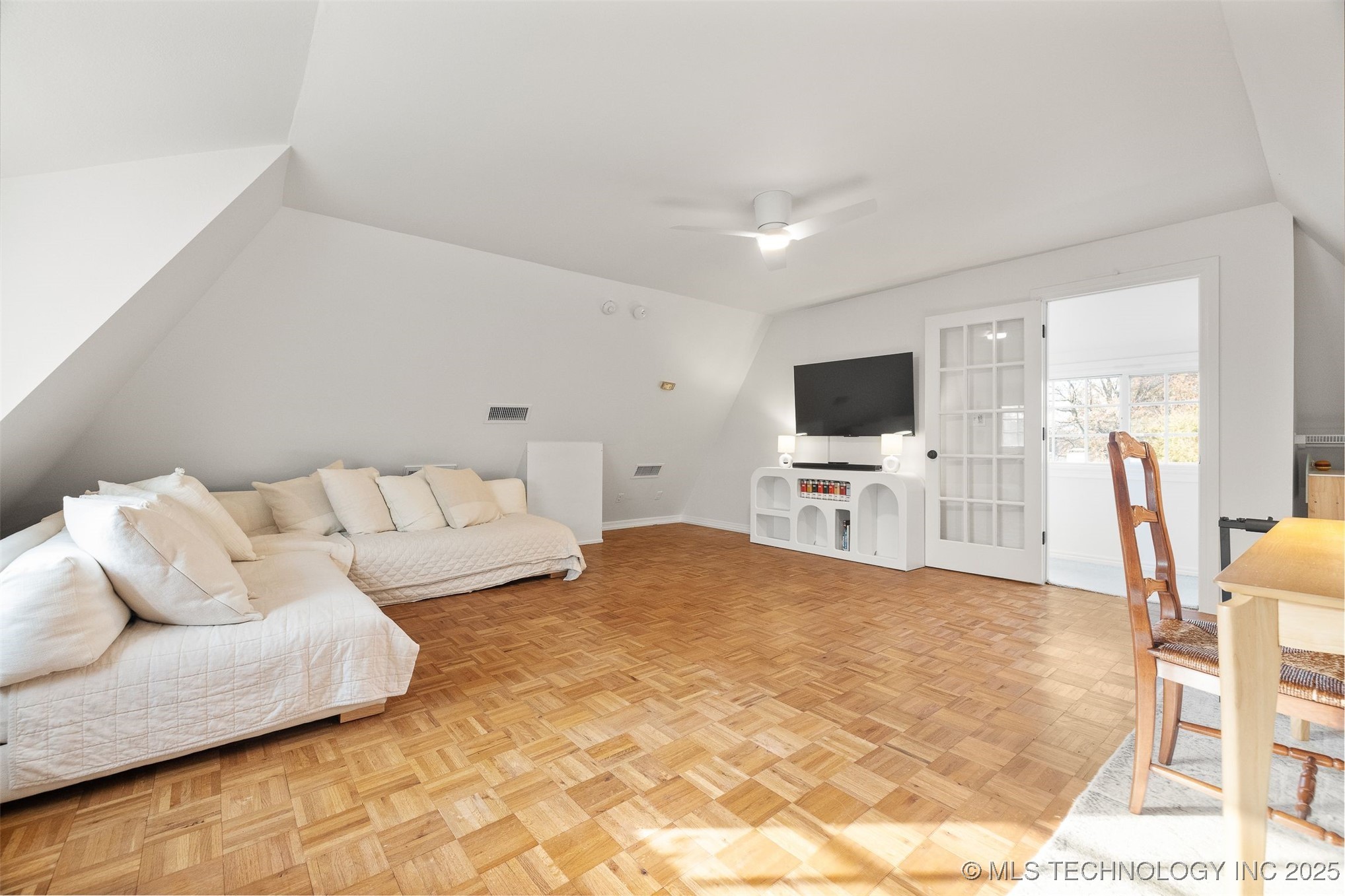 2449 E 24th Street