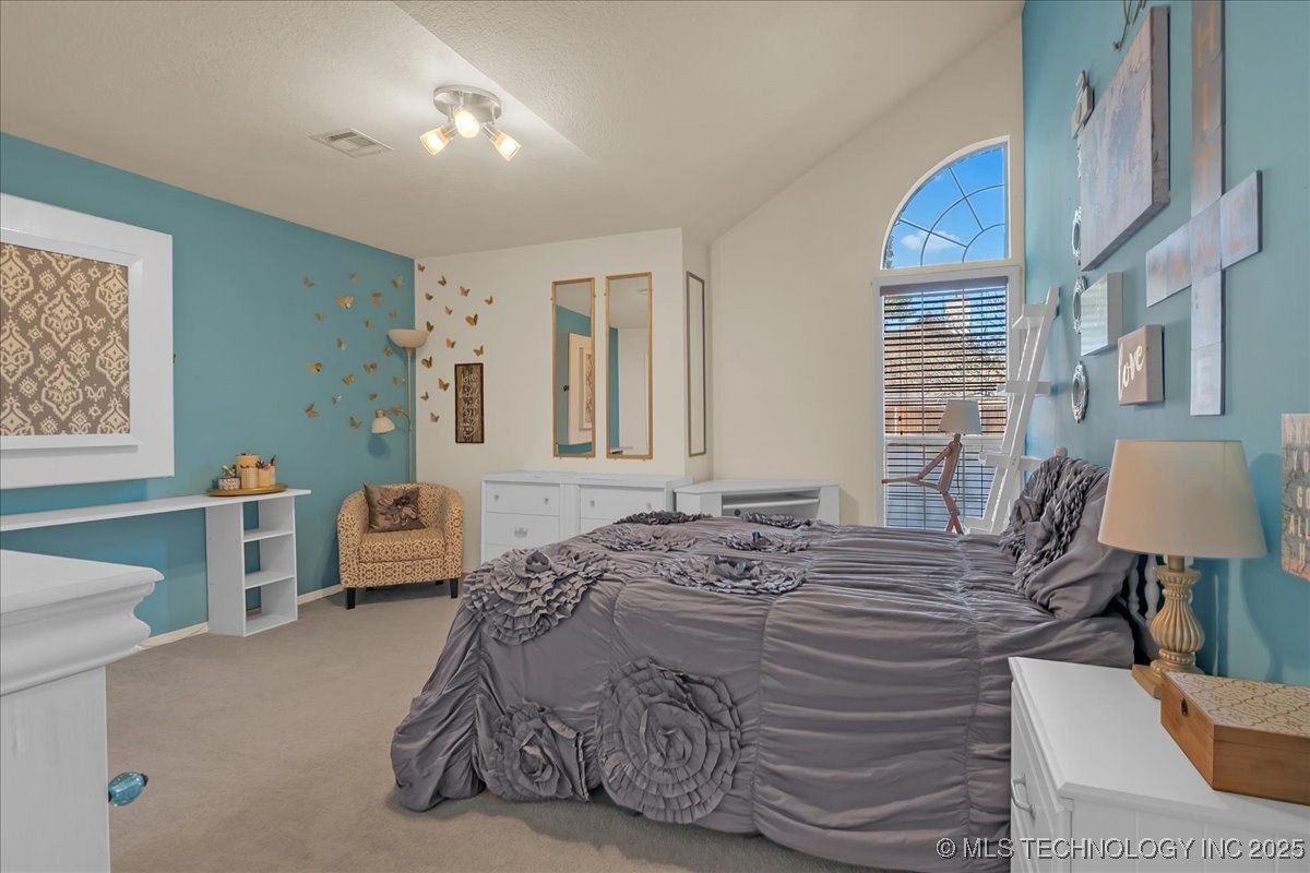 308 S Taft Avenue