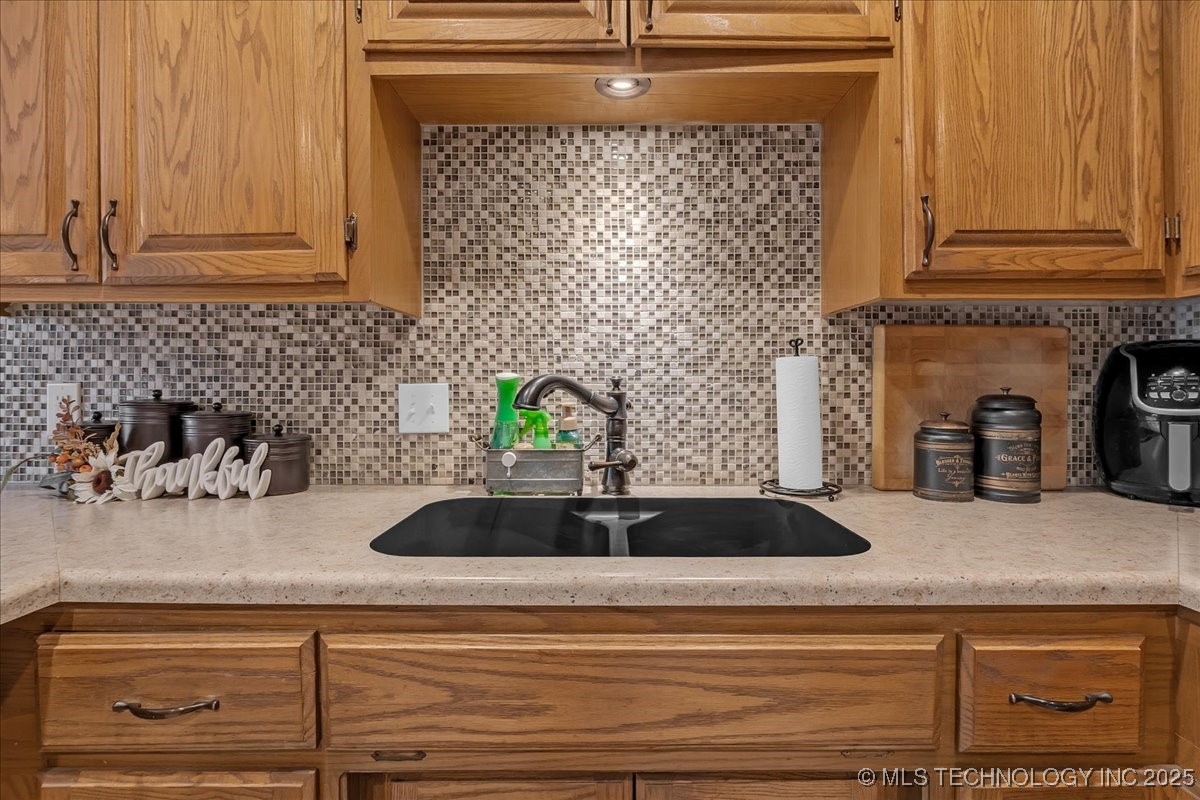 308 S Taft Avenue
