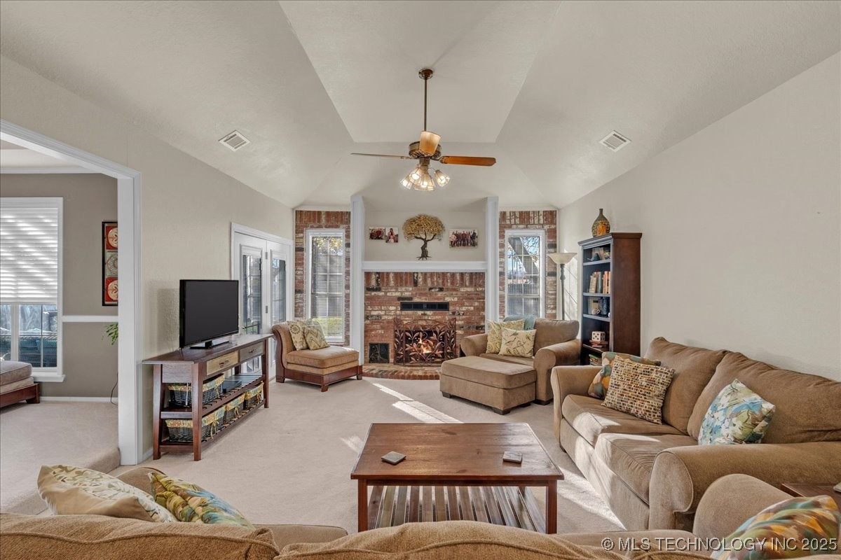 308 S Taft Avenue