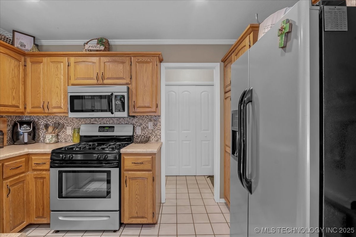 308 S Taft Avenue