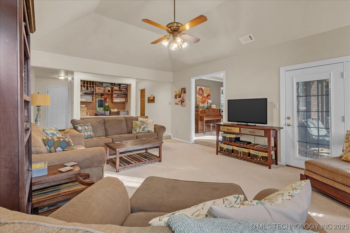 308 S Taft Avenue